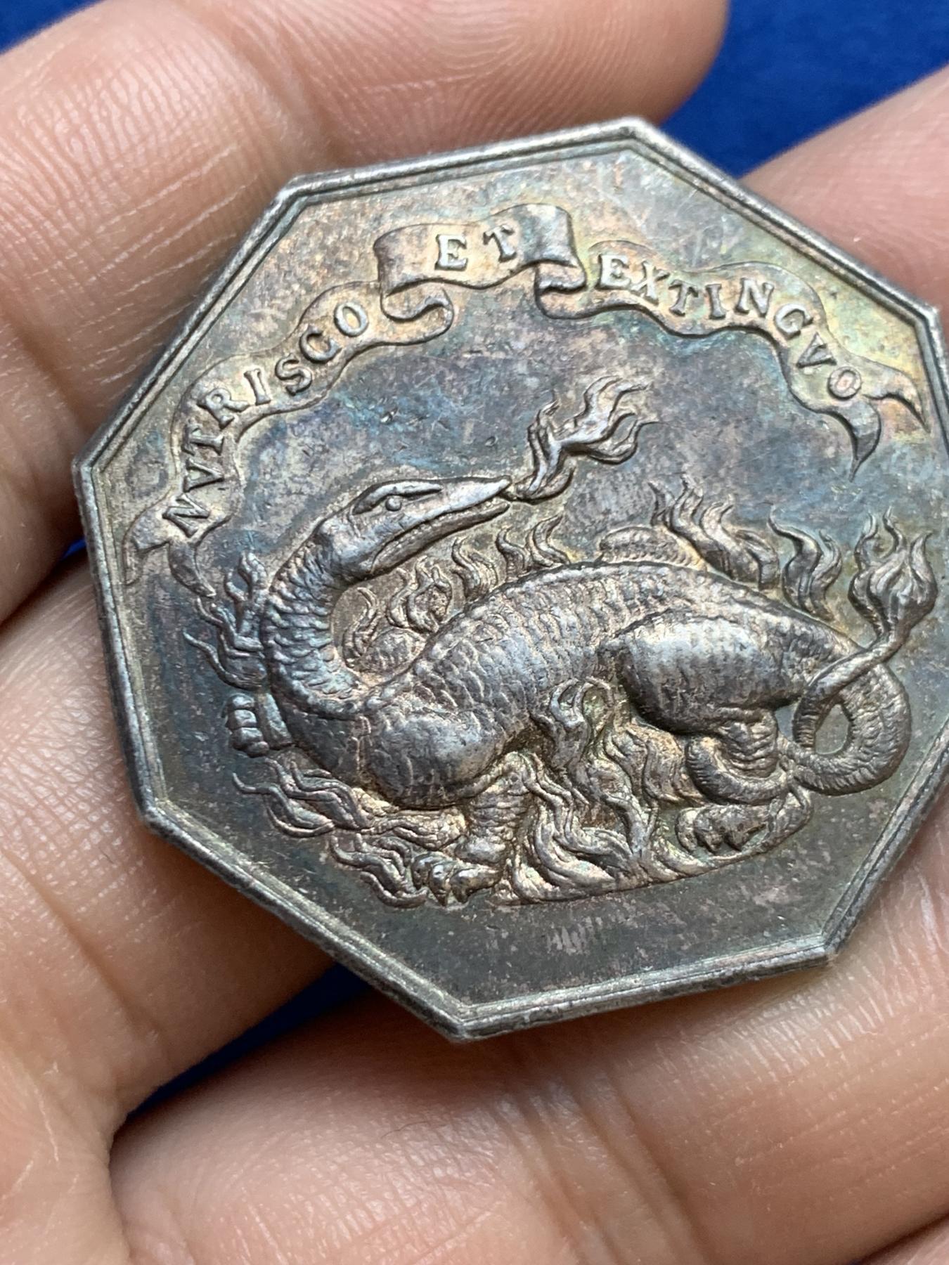 《竞宝斋》第271场-八角与章专场 周日，周一，周二  3场连拍 （全场包邮） 法国八角银章，卢瓦尔和谢尔省火灾互助保险公司，极少见带铠甲火龙，23.26g，36.6mm，丰饶角1ARGENT边铭