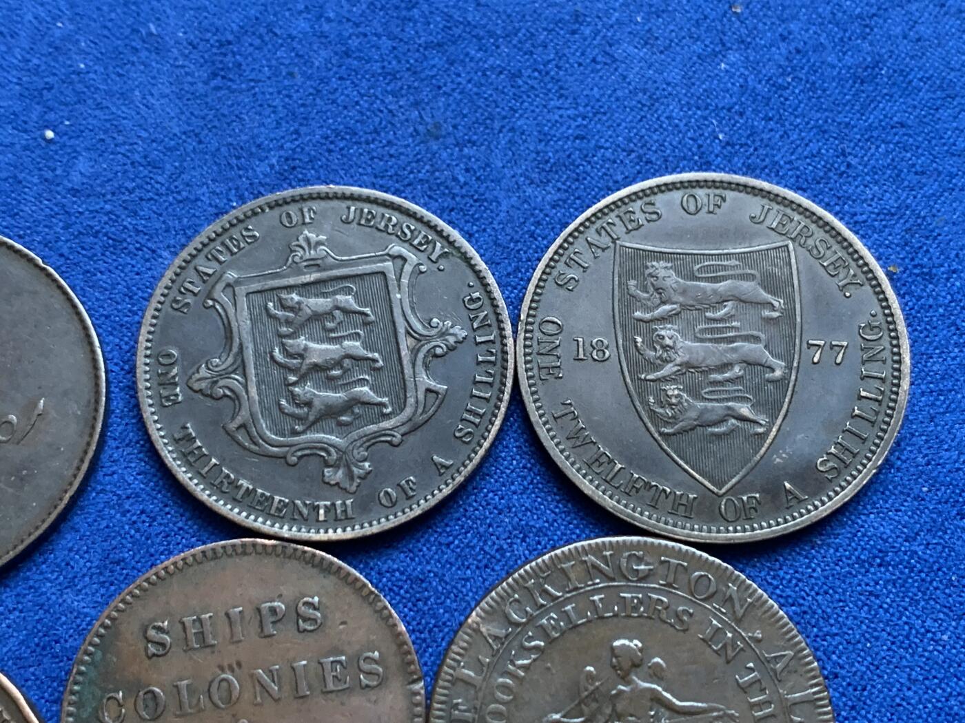 《竞宝斋》第269场- 周日，周一，周二  3场连拍 （全场包邮） 8枚一组 1枚1便士代币 2枚半便士代币 1枚根西1便士 1枚根西1/13便士 1枚1804东印度 1枚船运代币 轻微不平 1枚运动纪念章 细节见图