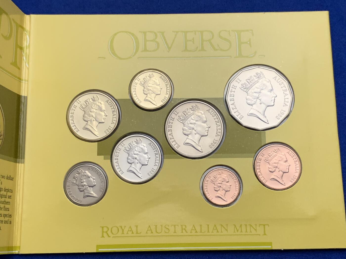 《竞宝斋》第269场- 周日，周一，周二  3场连拍 （全场包邮） 1988年澳大利亚皇家造币厂官方套币 带50分 1元流通纪念币2枚