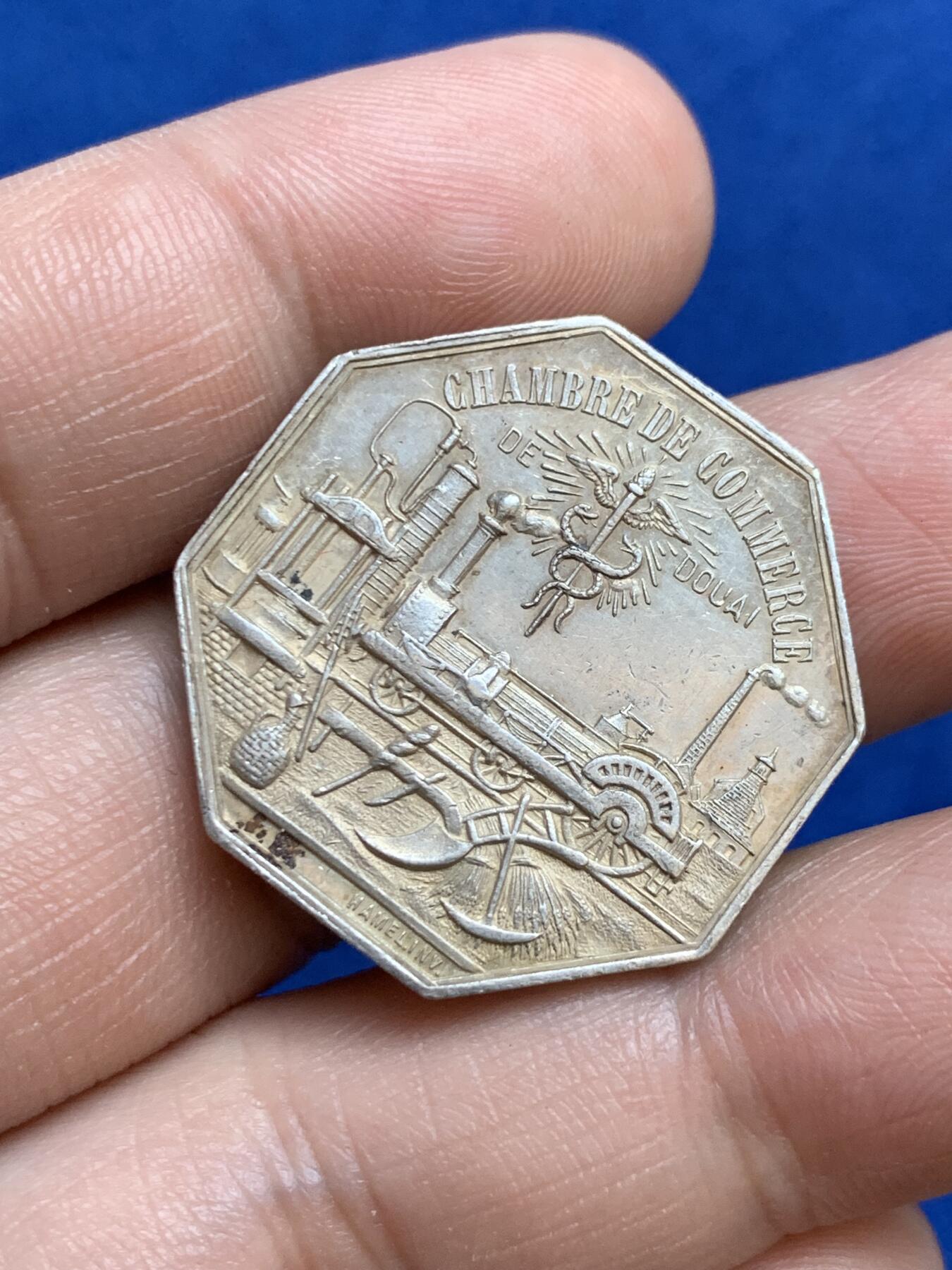 《竞宝斋》第271场-八角与章专场 周日，周一，周二  3场连拍 （全场包邮） 法国八角银质代币，杜埃商会，11.58g，29.0mm，蜜蜂边铭