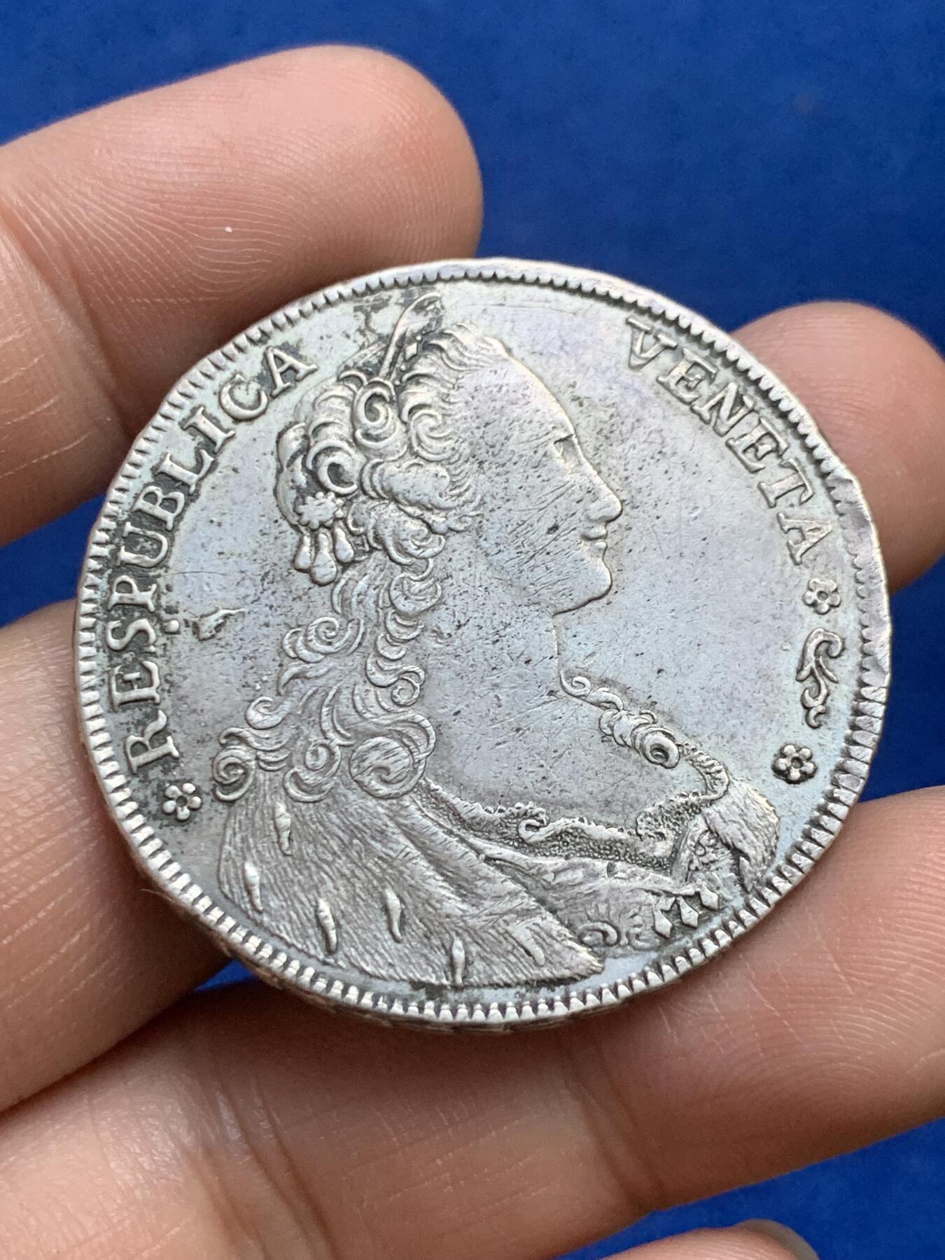 《竞宝斋》第269场- 周日，周一，周二  3场连拍 （全场包邮） 1781年意大利威尼斯共和国1塔莱罗(泰勒)大银币 正面威尼斯女神(后来被厄立特里亚借用) 背面飞狮纹章经典设计 Paolo Renier总督第一年 细节很棒非常漂亮