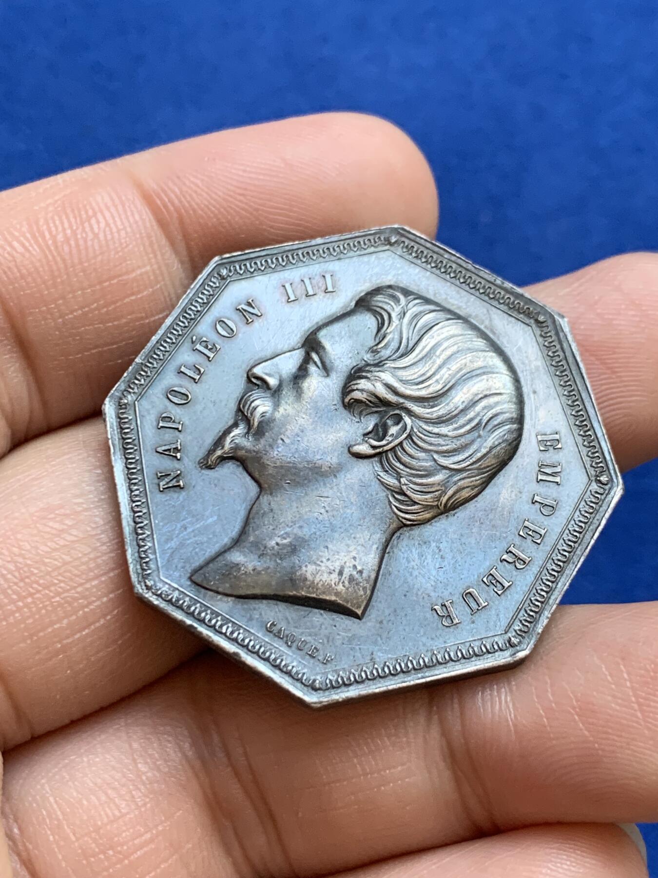 《竞宝斋》第271场-八角与章专场 周日，周一，周二  3场连拍 （全场包邮） 法国八角银章，巴黎股票证券交易所，22.22g，36.3mm，手指边铭