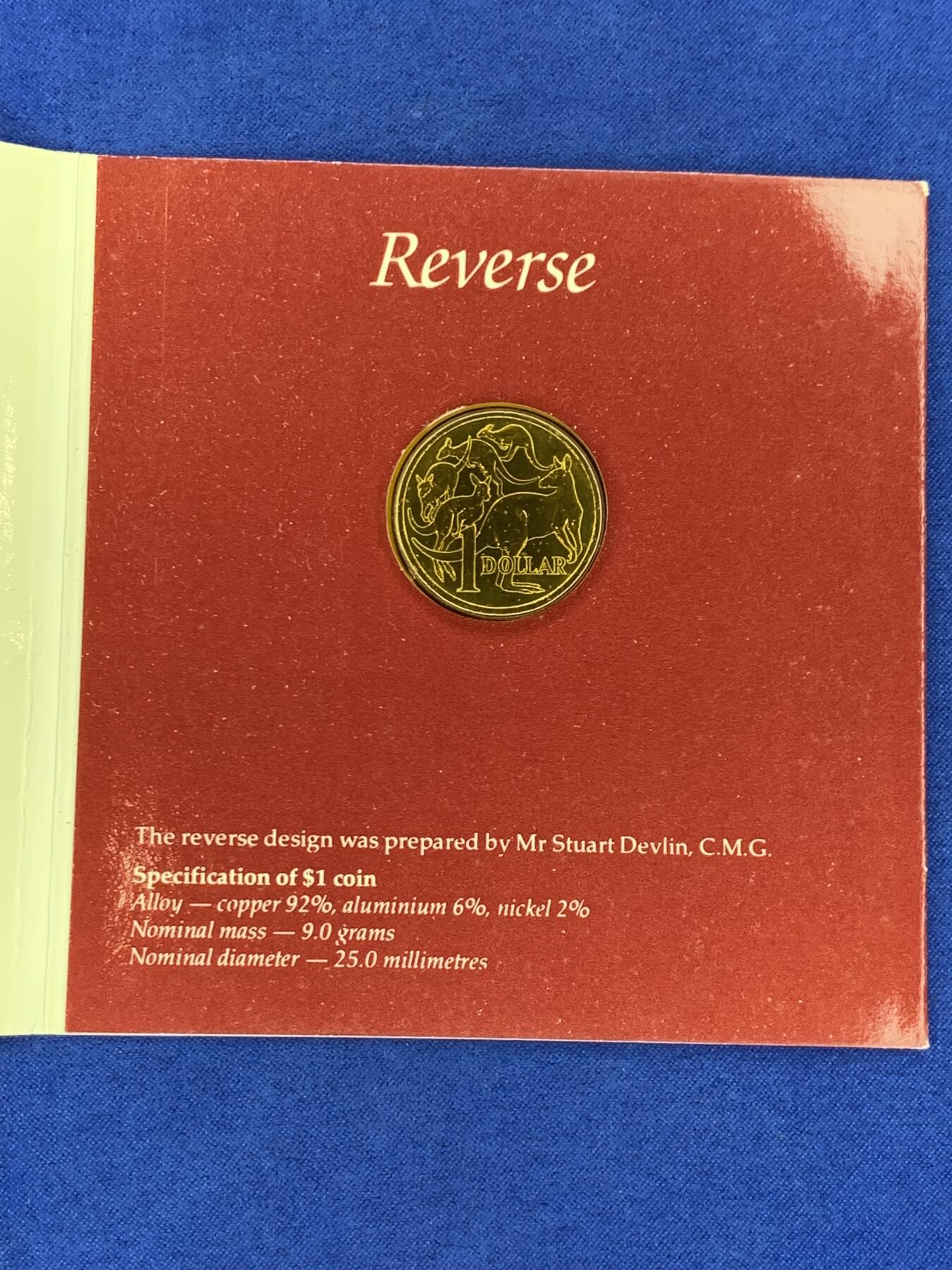 《竞宝斋》第269场- 周日，周一，周二  3场连拍 （全场包邮） 1984年澳大利亚皇家造币厂官方套币（日本市场发售，单独带日文证书）+精典袋鼠1澳元官方装祯册（首年，单独发行）组成一套。少见。