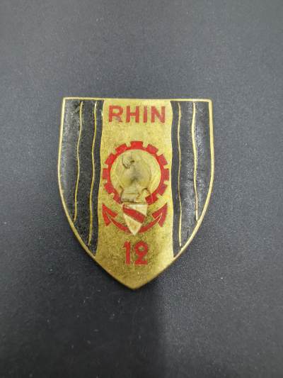 老王徽章第四十期 - 法国第12步兵团证章   背杆损坏