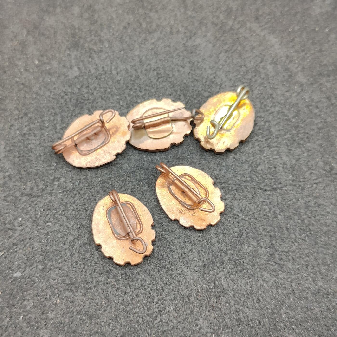 全场0元起拍 第158期 咸鱼国勋章拍卖专场 5月22日（周三）下午6：00开始 东德gst徽章一组五个