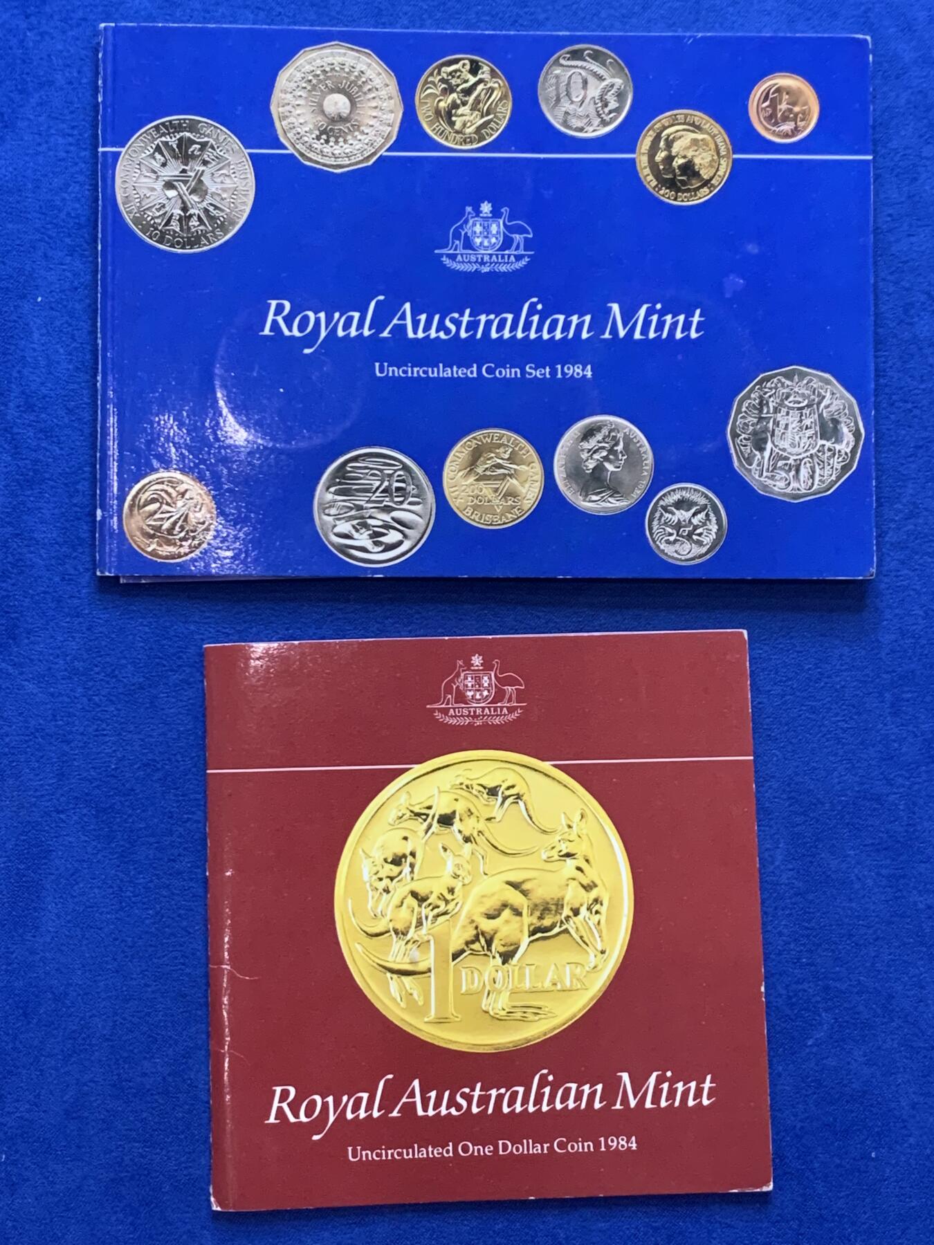 《竞宝斋》第269场- 周日，周一，周二  3场连拍 （全场包邮） 1984年澳大利亚皇家造币厂官方套币（日本市场发售，单独带日文证书）+精典袋鼠1澳元官方装祯册（首年，单独发行）组成一套。少见。