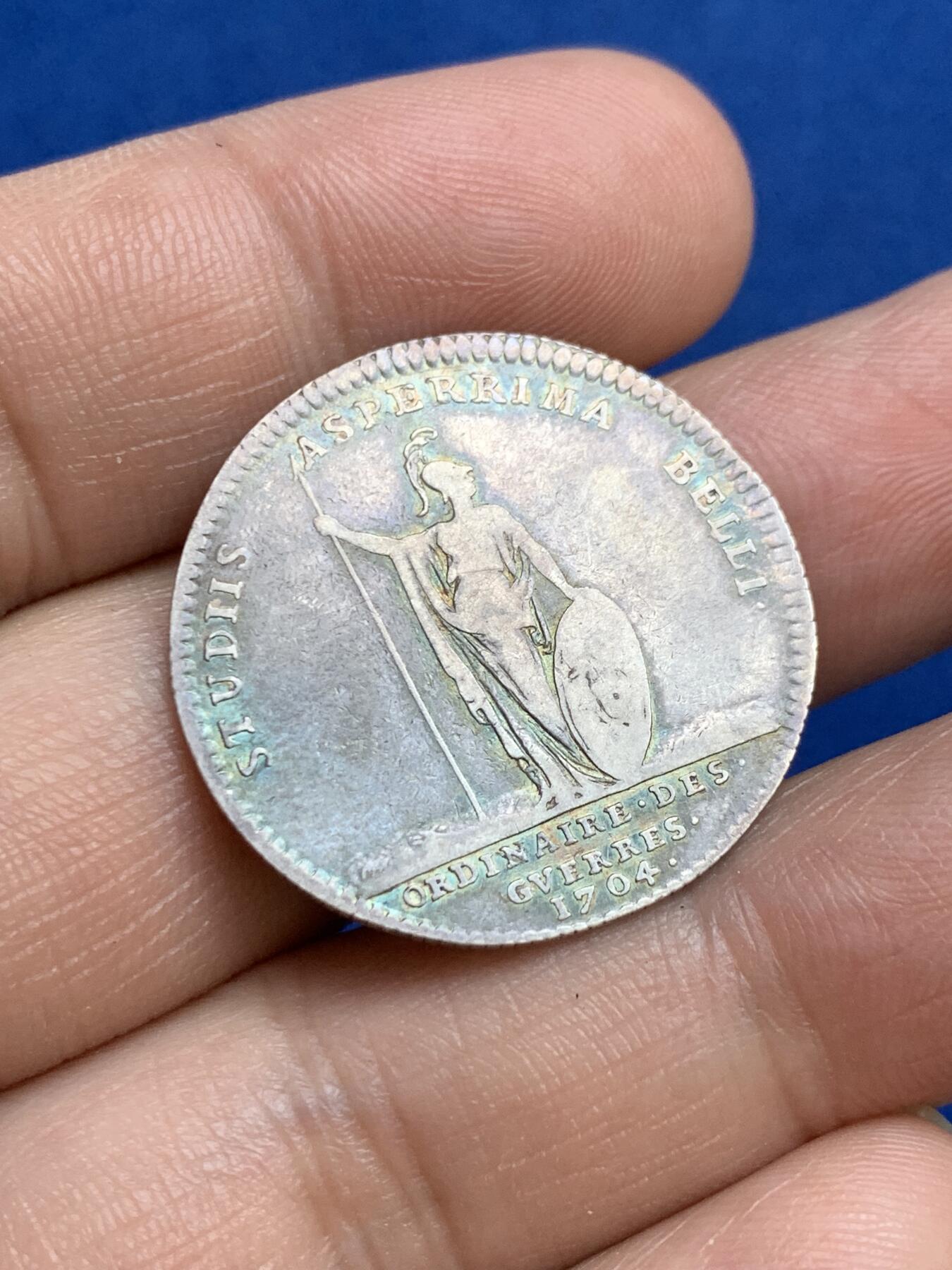 《竞宝斋》第271场-八角与章专场 周日，周一，周二  3场连拍 （全场包邮） 法国路易十四时期为普通战争发行的银质代币，5.55g，28.5mm，