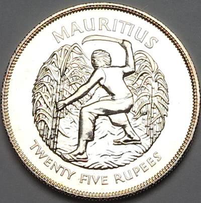 布加迪🐬～世界钱币🌾第 118 期 /  各国币及散币 -  毛里求斯 1977年 25卢比精制大银币～女王加冕25周年纪念 28.28g 38.61mm 925银
