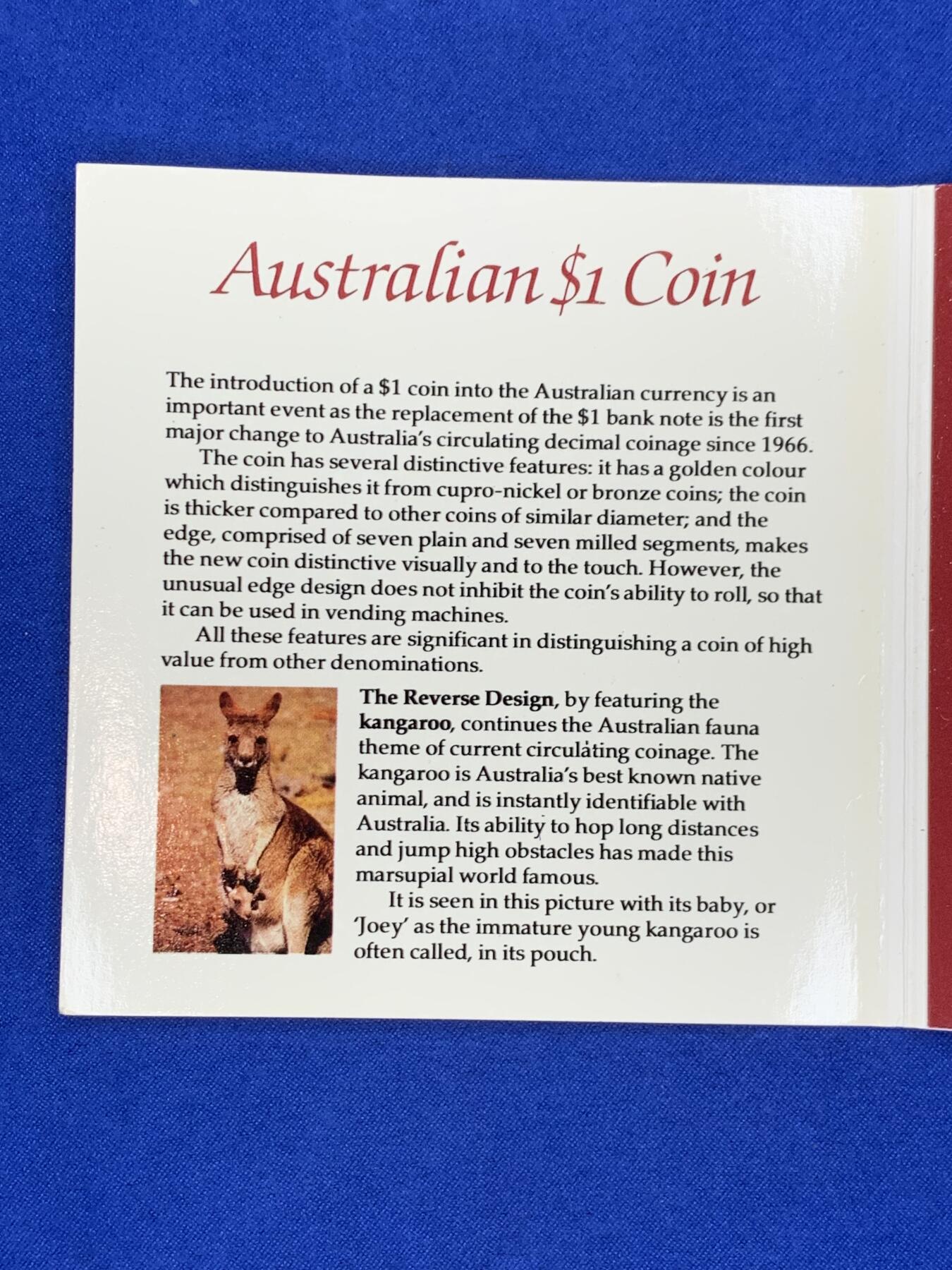 《竞宝斋》第269场- 周日，周一，周二  3场连拍 （全场包邮） 1984年澳大利亚皇家造币厂官方套币（日本市场发售，单独带日文证书）+精典袋鼠1澳元官方装祯册（首年，单独发行）组成一套。少见。