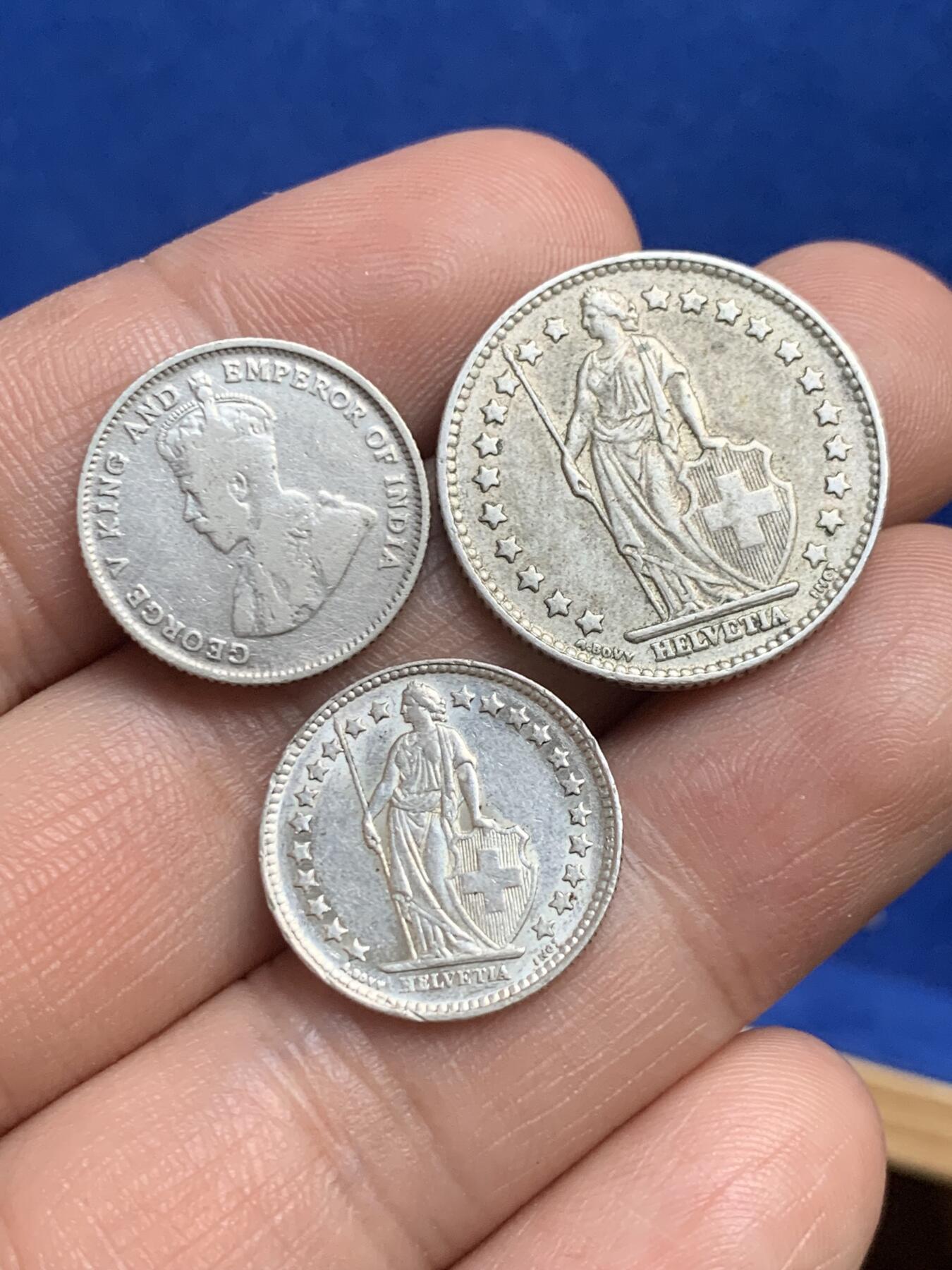 《竞宝斋》第269场- 周日，周一，周二  3场连拍 （全场包邮） 3枚一组 瑞士银币 1法郎+0.5法郎+海峡10分 细节见图