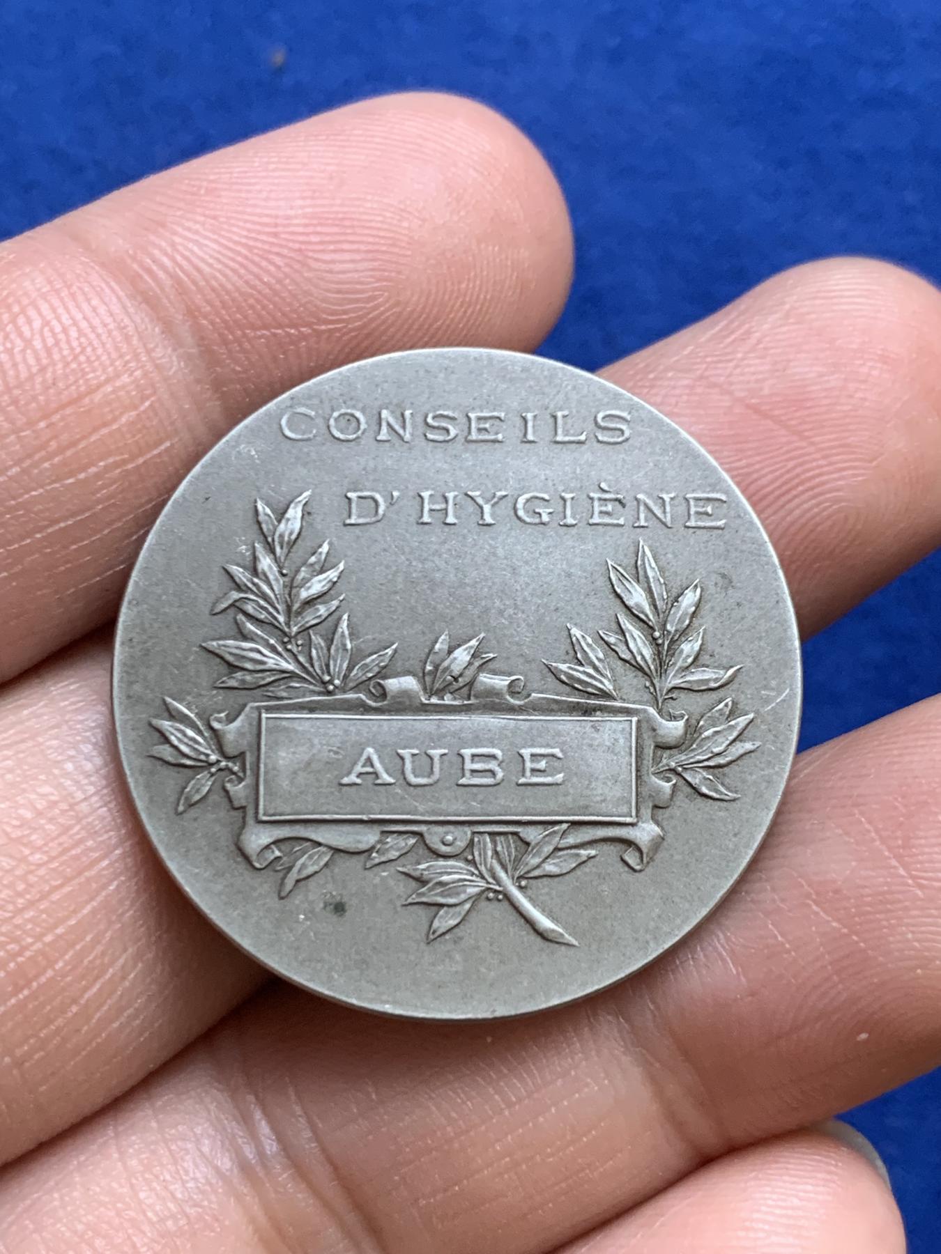 《竞宝斋》第271场-八角与章专场 周日，周一，周二  3场连拍 （全场包邮） 法国卫生部代币，材质镍银（白铜），15.71g，32.3mm，丰饶角+MCHOR边铭