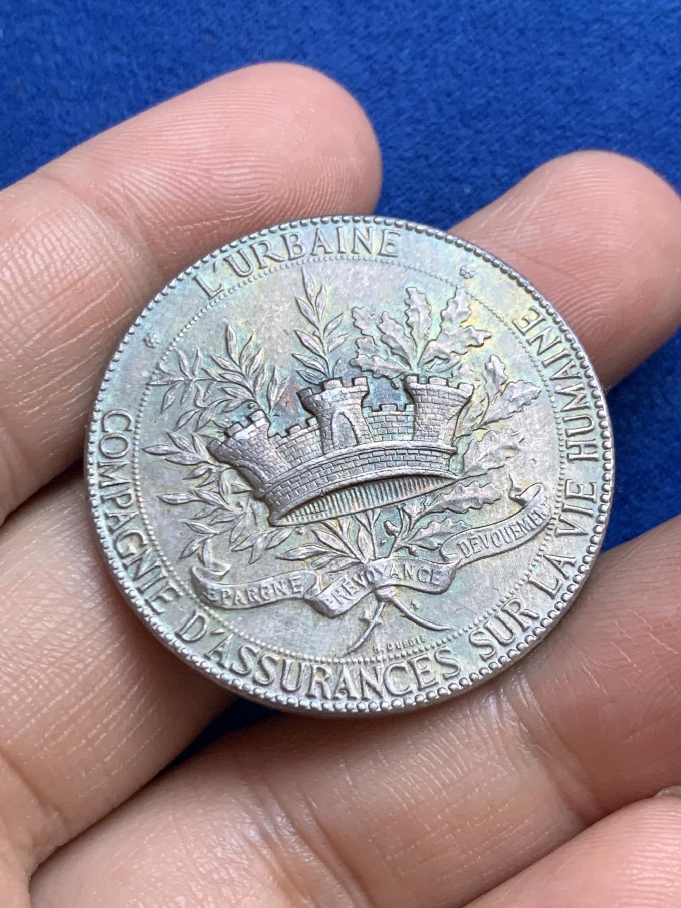 《竞宝斋》第271场-八角与章专场 周日，周一，周二  3场连拍 （全场包邮） 法国城市人寿保险公司银质代币，21.22g，36.3mm，丰饶角边铭