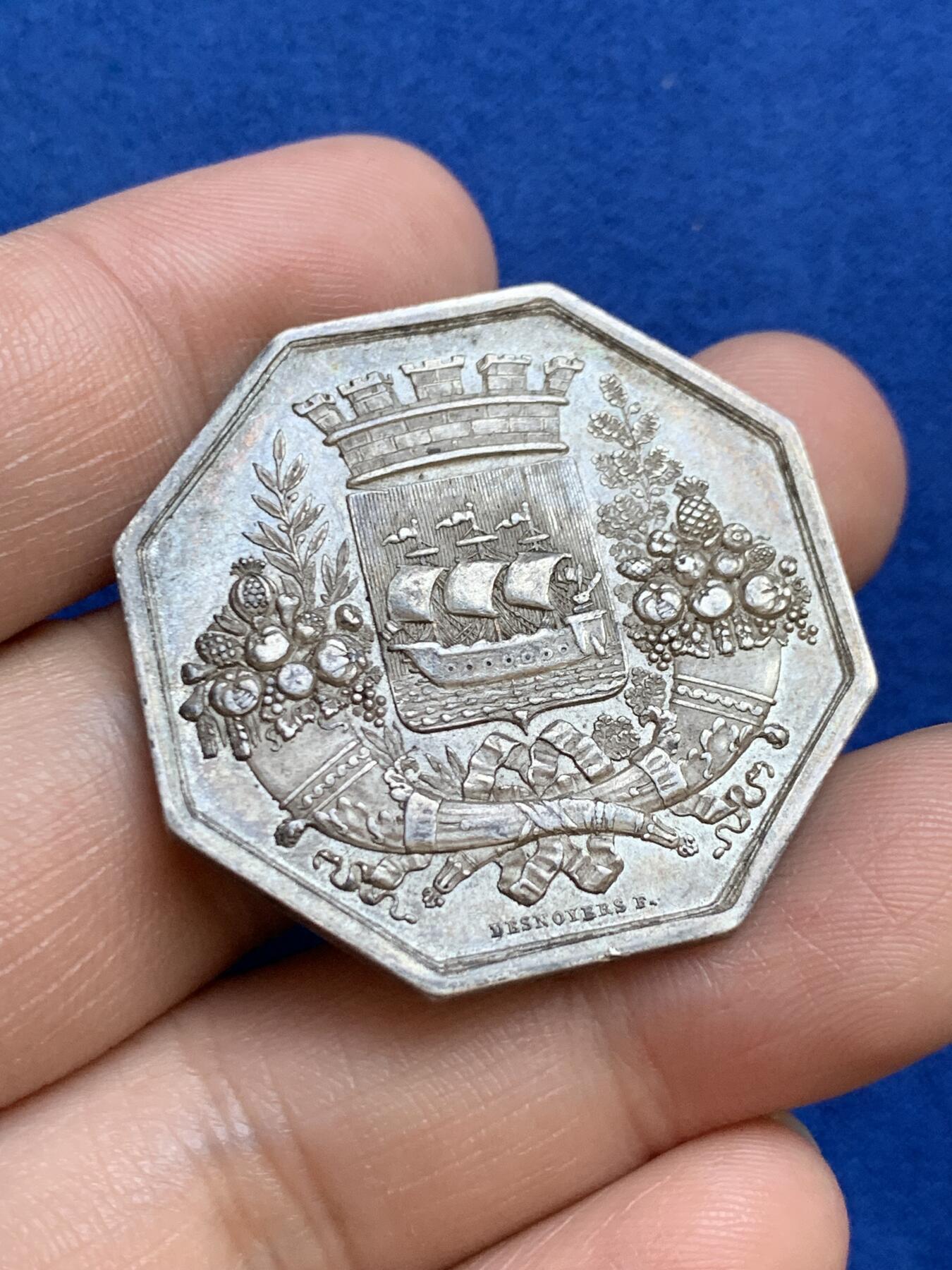 《竞宝斋》第271场-八角与章专场 周日，周一，周二  3场连拍 （全场包邮） 法国八角银章，巴黎商会，18.96g，36.5mm，手指边铭