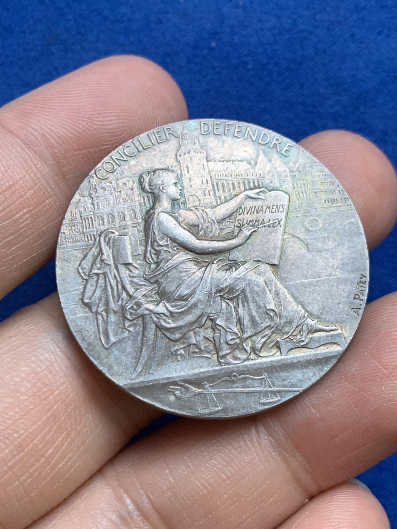 《竞宝斋》第271场-八角与章专场 周日，周一，周二  3场连拍 （全场包邮） 法国银章，塞纳河一审法庭，19.48g，36.3mm，丰饶角边铭