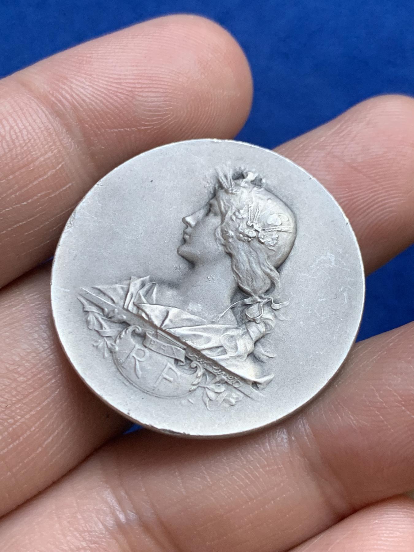 《竞宝斋》第271场-八角与章专场 周日，周一，周二  3场连拍 （全场包邮） 法国卢瓦尔科纳市农业展银质代币，12.85g，31.3mm，野猪头+菱形argent