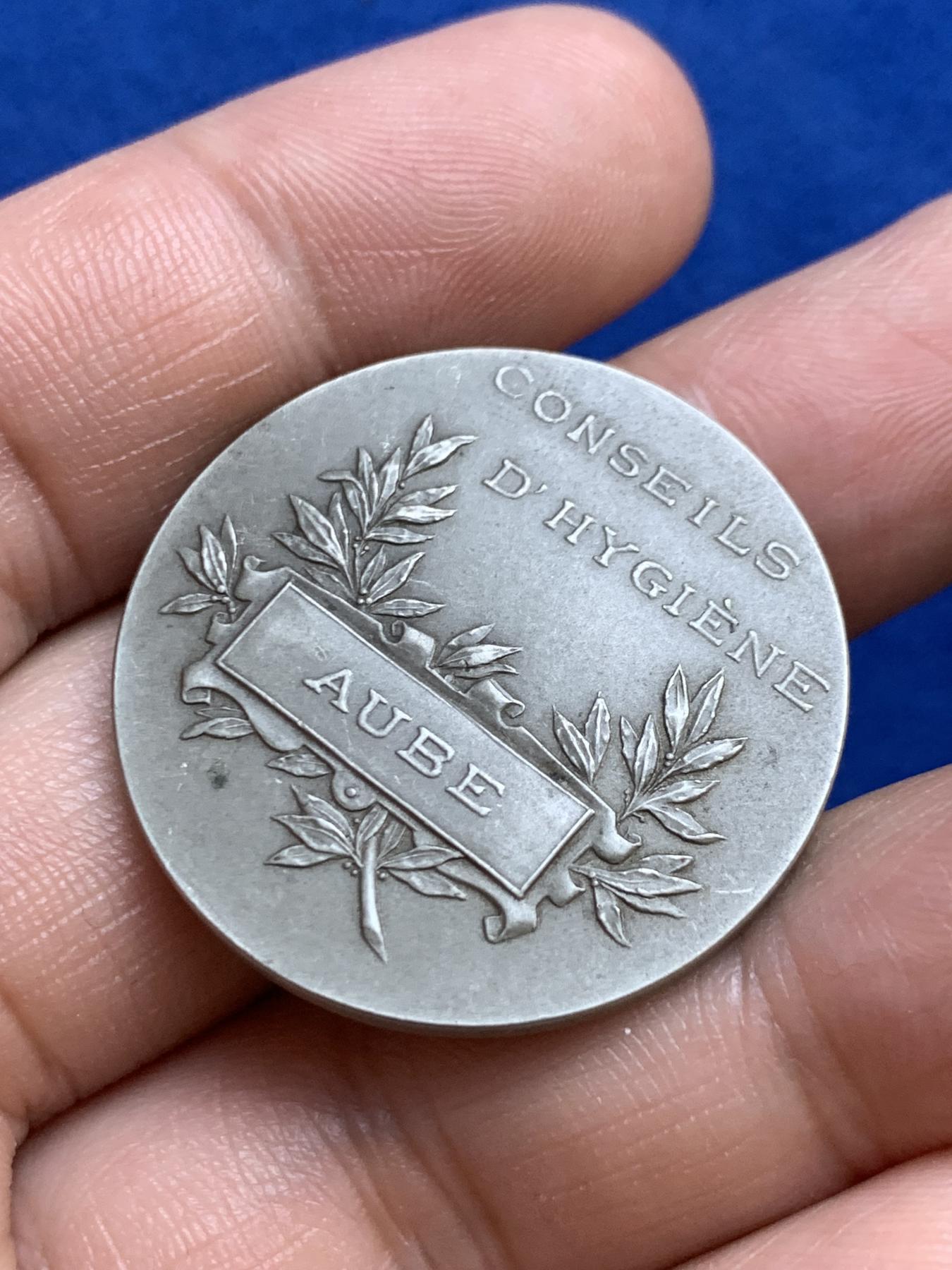 《竞宝斋》第271场-八角与章专场 周日，周一，周二  3场连拍 （全场包邮） 法国卫生部代币，材质镍银（白铜），15.71g，32.3mm，丰饶角+MCHOR边铭