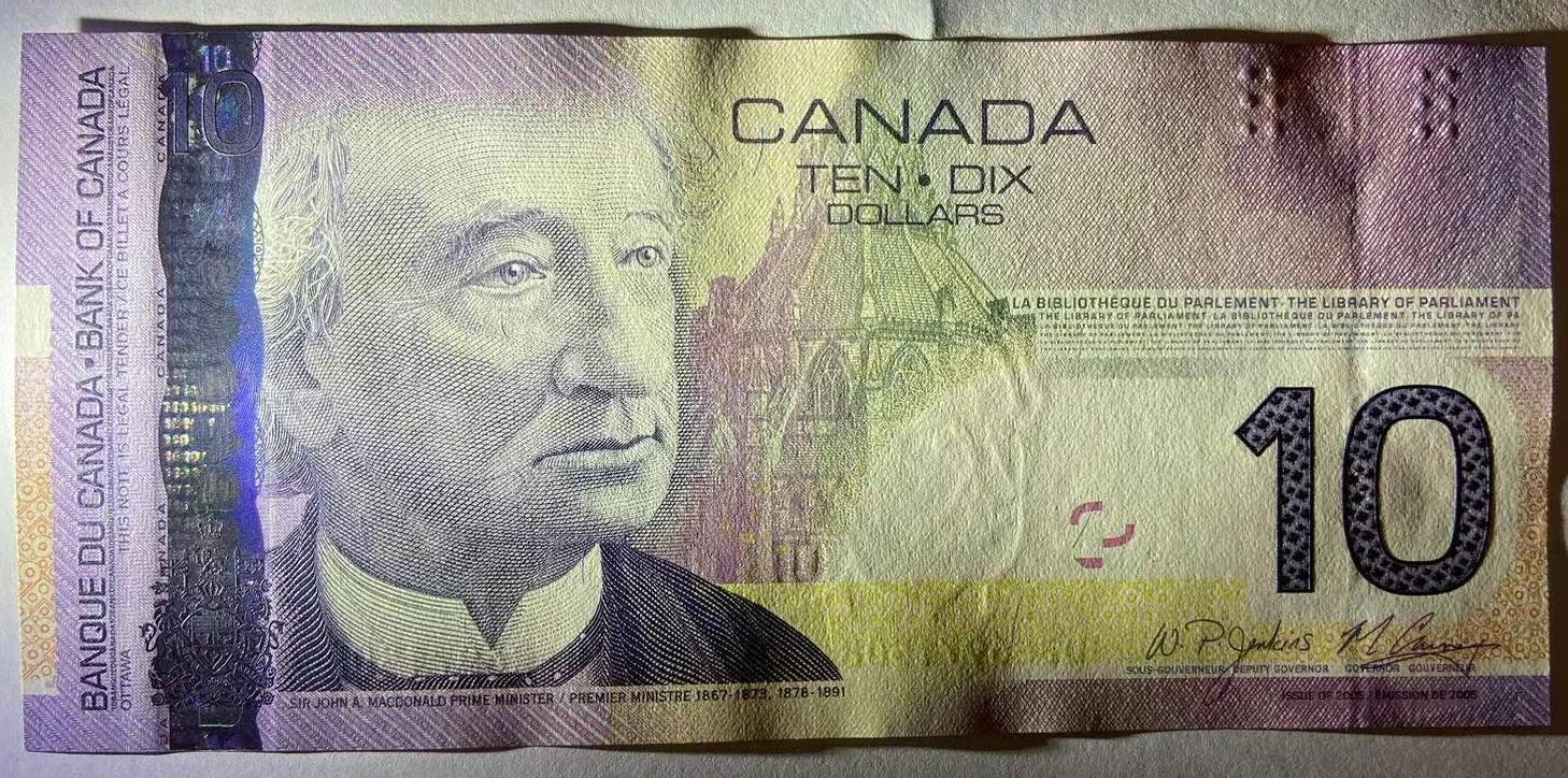 【炜奕收藏】世界精选纸币裸钞专场 2008年加拿大10加元，全息条版，UNC品相，号码无4尾8