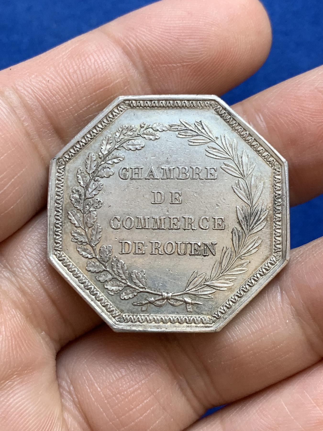 《竞宝斋》第271场-八角与章专场 周日，周一，周二  3场连拍 （全场包邮） 法国八角银章，鲁昂商会，飞翔的墨丘利，17.43g，33.8mm，手指边铭