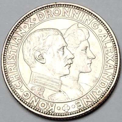 布加迪🐬～世界钱币🌾第 119 期 /  各国🇫🇷🇫🇮🇱🇷🇬🇾套币/银币等 - 丹麦🇩🇰 1923年2克朗银币 克里斯蒂安十世银婚 31mm15g800银