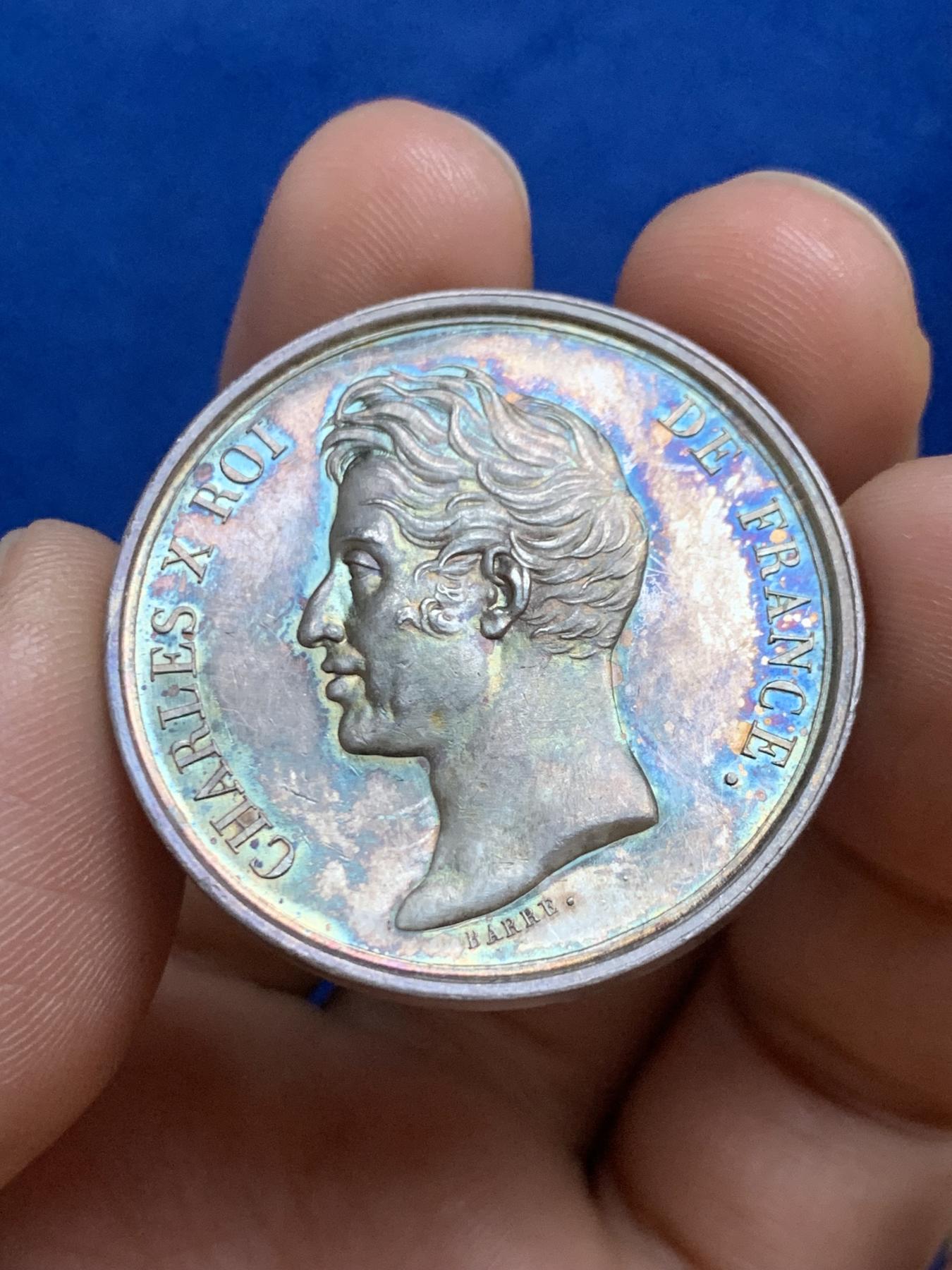 《竞宝斋》第271场-八角与章专场 周日，周一，周二  3场连拍 （全场包邮） 法国查理十世鲁昂公证人银质代币，17.52g，35.2mm，早期无边铭