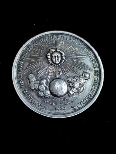 欧洲章牌专场【29期】 - 1830年法国先进工业奖银章 30毫米 12克 银标  边铭 油灯