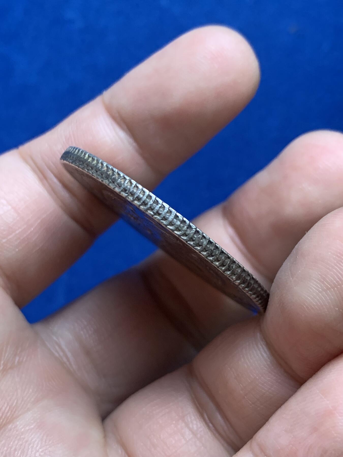 《竞宝斋》第269场- 周日，周一，周二  3场连拍 （全场包邮） 墨西哥1889年花边鹰洋8R银币