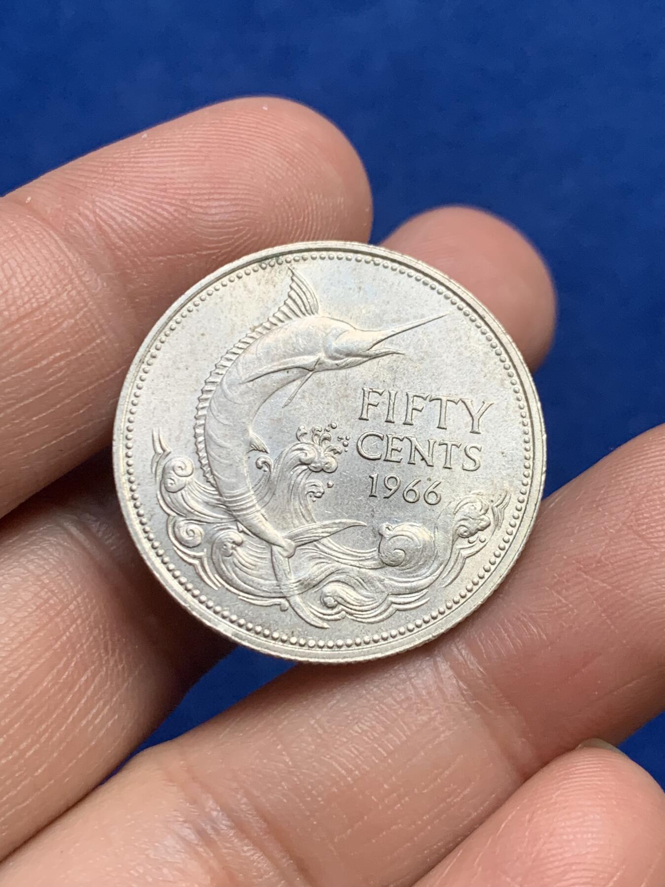 《竞宝斋》第269场- 周日，周一，周二  3场连拍 （全场包邮） 巴哈马1966年伊丽莎白二世50分银币