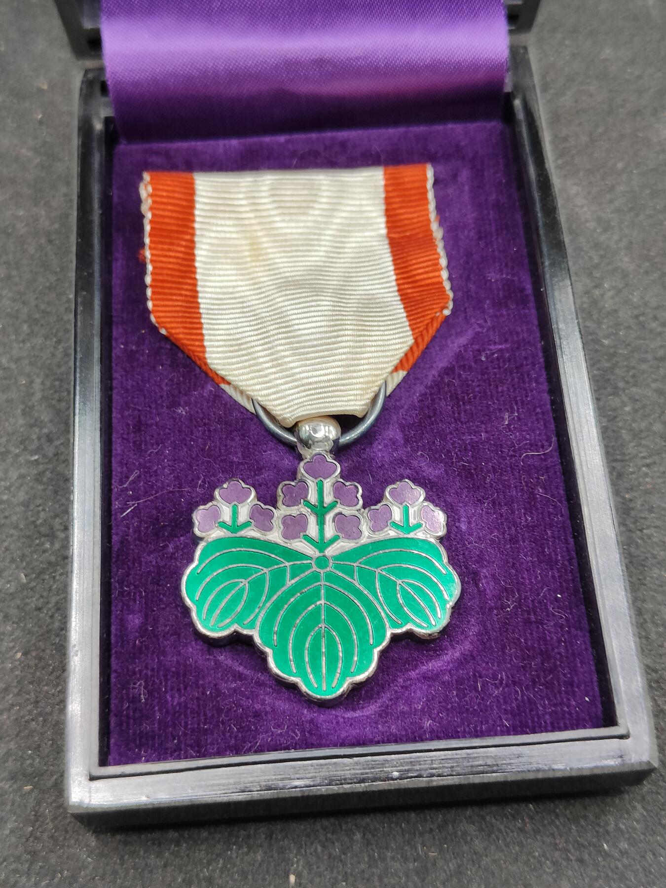 全场0元起拍 第158期 咸鱼国勋章拍卖专场 5月22日（周三）下午6：00开始 日本战后青叶章银制带盒