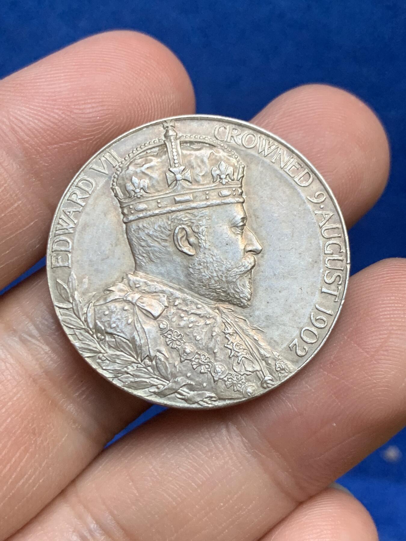 《竞宝斋》第269场- 周日，周一，周二  3场连拍 （全场包邮） 英国1902年爱德华七世加冕纪念银章 12.79g，31mm