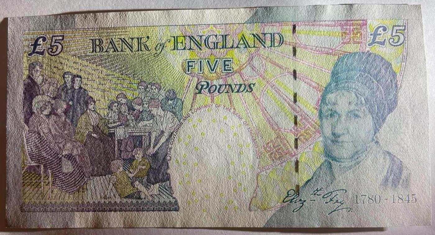 【炜奕收藏】世界精选纸币裸钞专场 英国E序列再版5磅，UNC品相，号码全小号