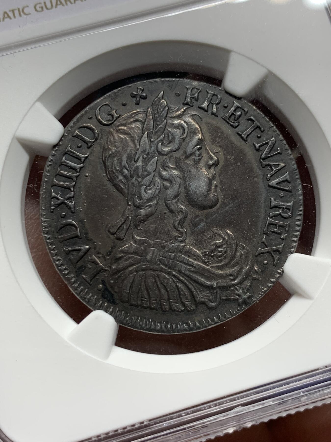 《竞宝斋》第269场- 周日，周一，周二  3场连拍 （全场包邮） NGC XFD 法国1651N 路易十四半埃居银币 距今快400年的东西 出分率较低的品种 通体黑彩 打制清晰 减重痕极少 AUD砸盒变XFD 很无语