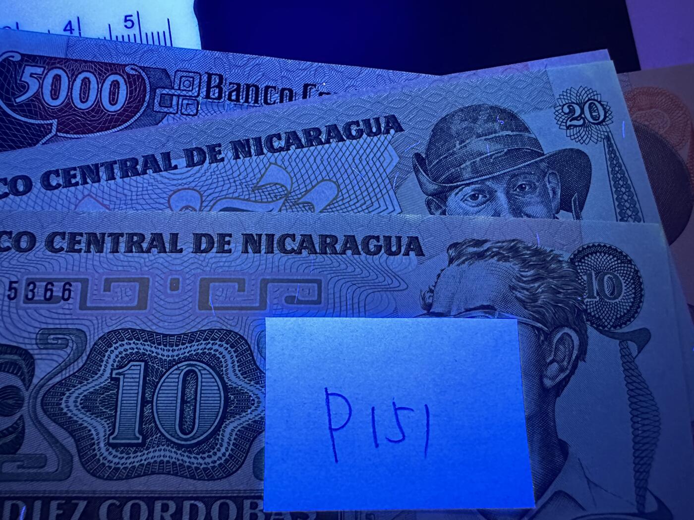 《外钞收藏家》第三百七十期（美洲纸币+其他） 尼加拉瓜早期套币10/20/500/1000/5000，5枚	P151-157 全新 有两张极轻微潮