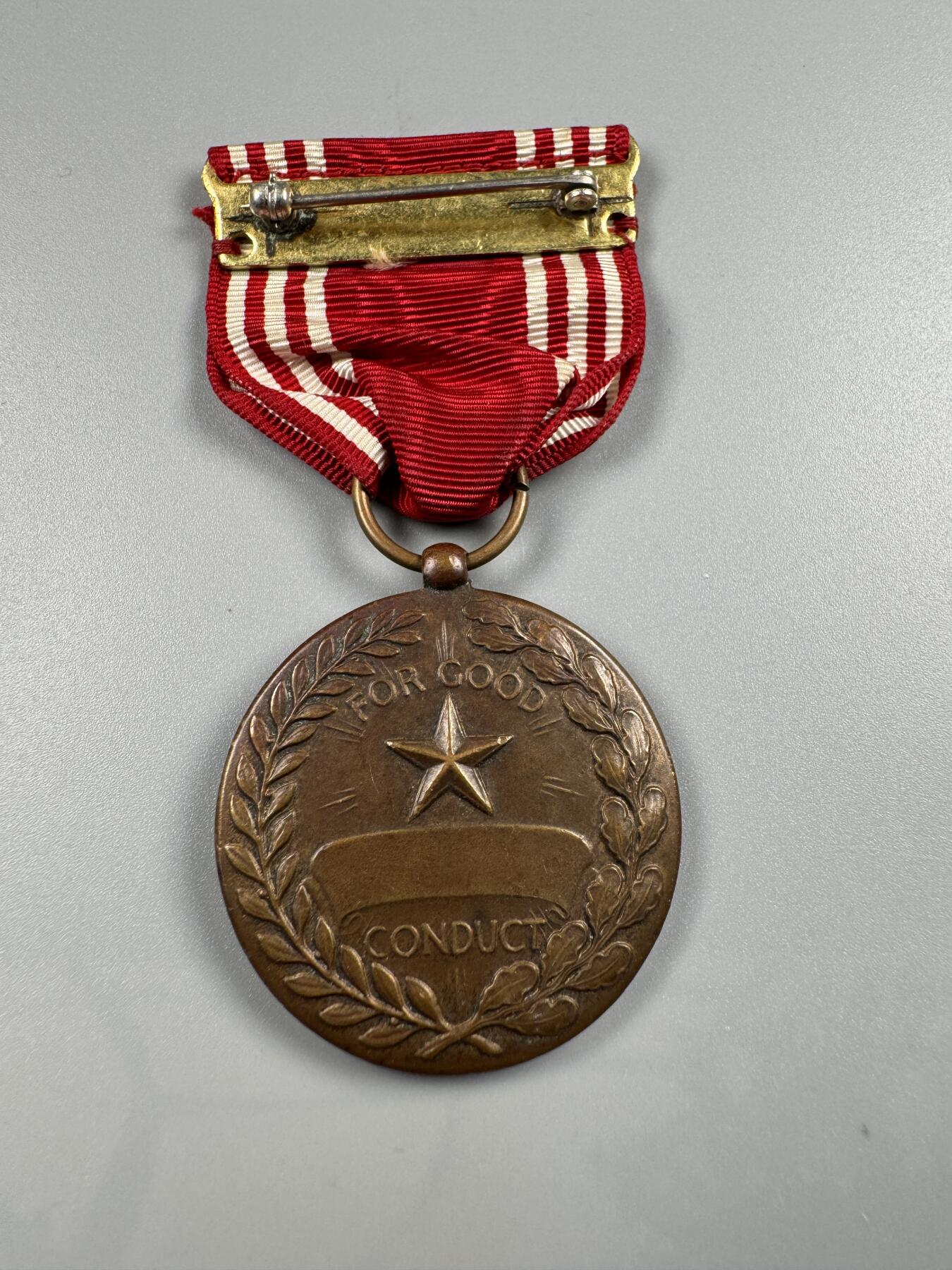 秋玥章舍第四期 美国陆军品行优良奖章