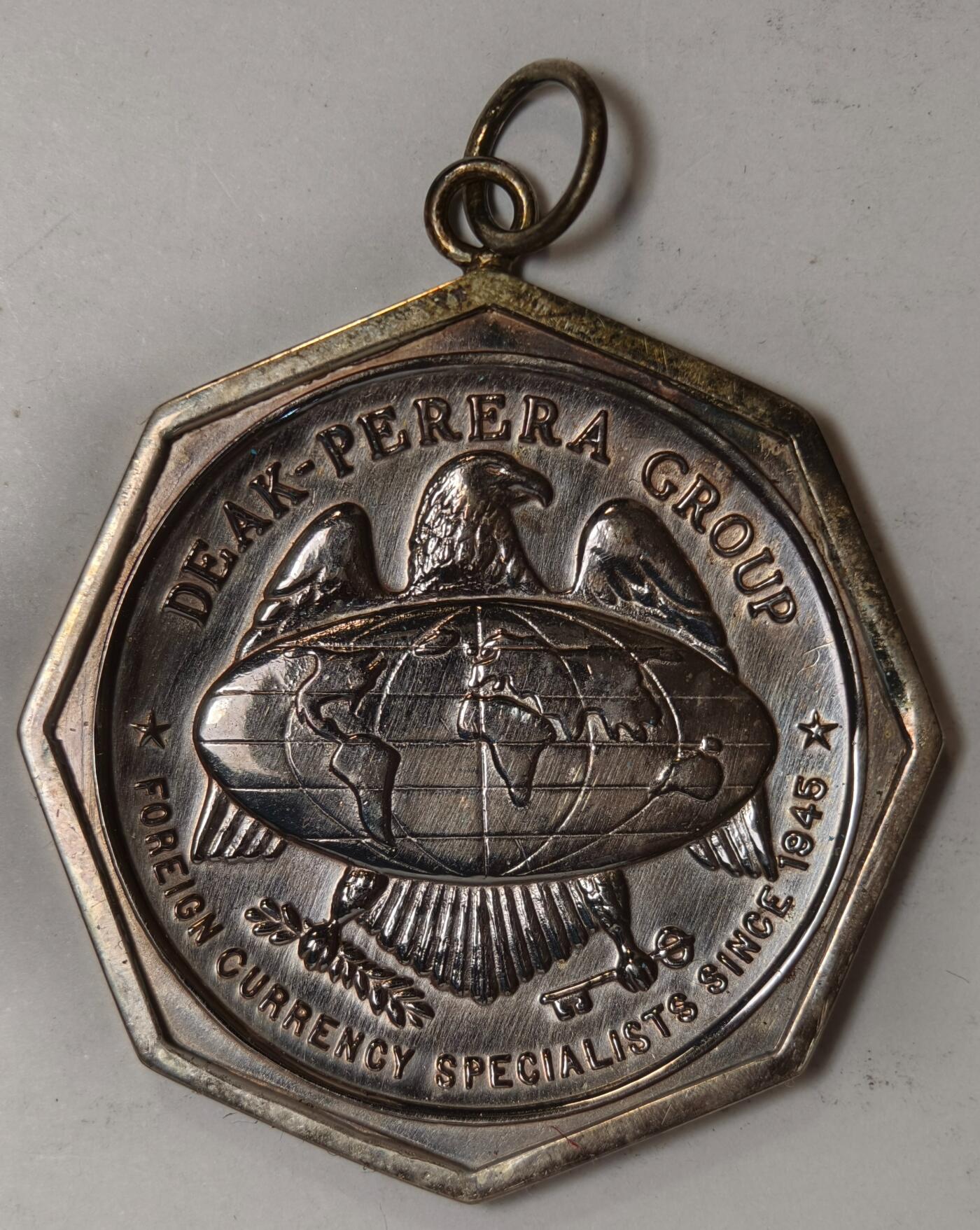 紫瑗钱币——第352期拍卖 美国 1974年 deak-perera 公司 1盎司 六边形银章 31.1克 0.999银