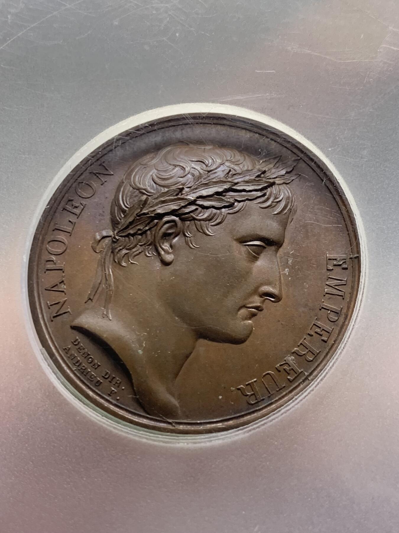 《竞宝斋》第269场- 周日，周一，周二  3场连拍 （全场包邮） PCGS SP64 法国1805年拿破仑一世米兰大加冕原铸铜章 背面历史上著名的铁王冠 纪念拿破仑在米兰大教堂加冕为意大利国王 要当整个欧陆的皇帝 霸气大盒 适合桌面摆放