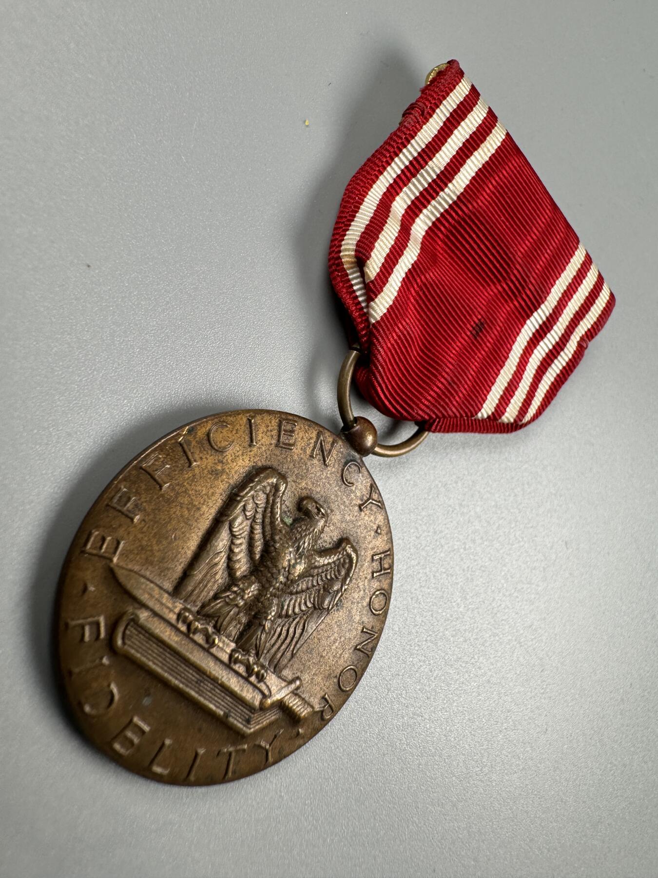 秋玥章舍第四期 美国陆军品行优良奖章