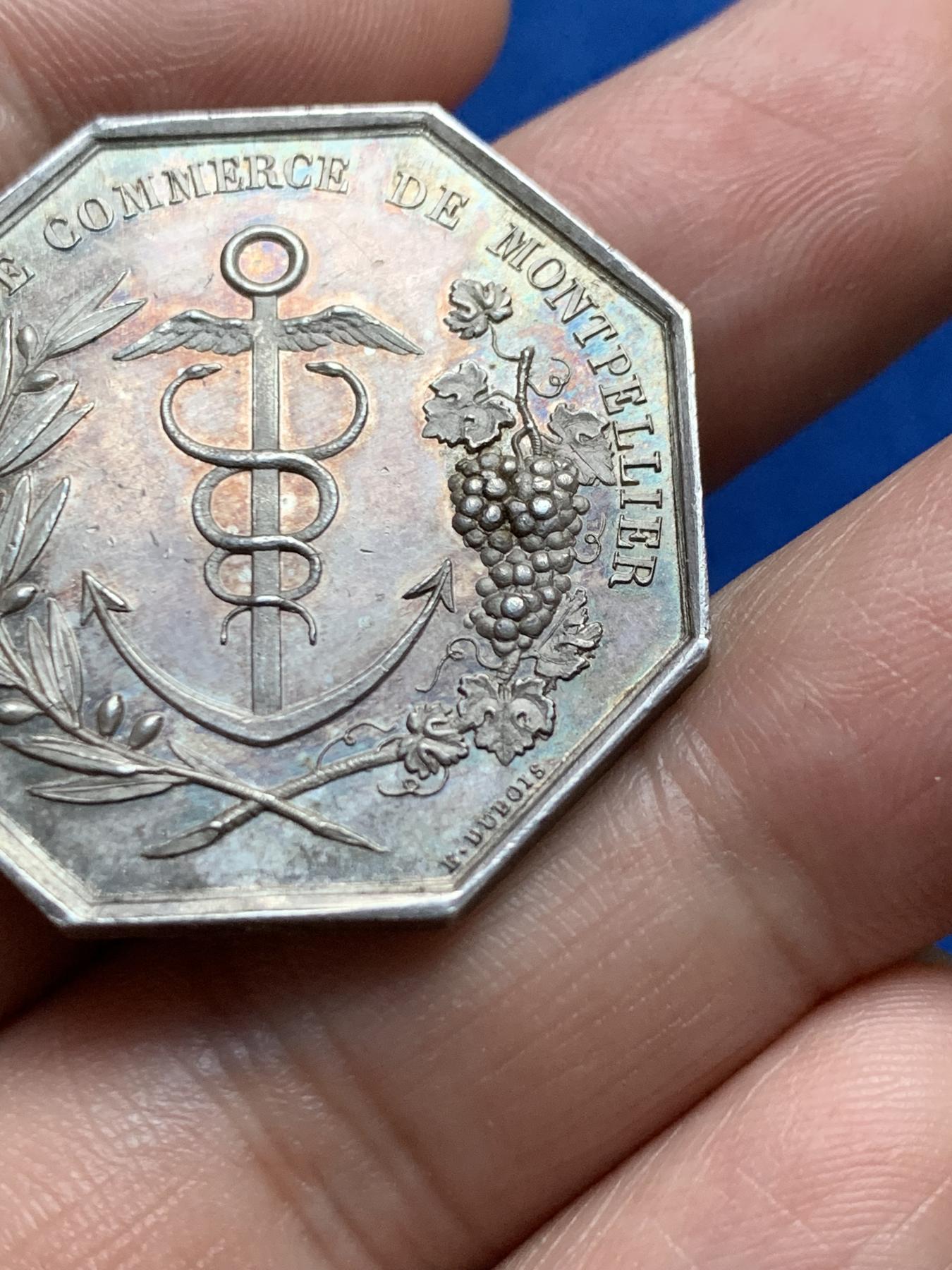 《竞宝斋》第271场-八角与章专场 周日，周一，周二  3场连拍 （全场包邮） 法国菲利普一世头像蒙彼利埃商会八角银质代币 15.98克 33.2mm 神灯边铭