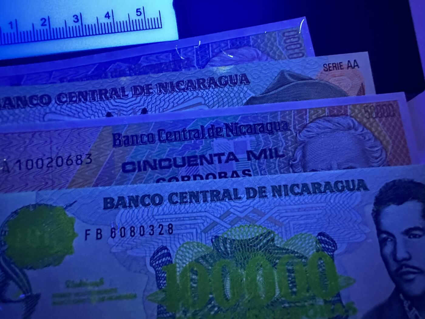 《外钞收藏家》第三百七十期（美洲纸币+其他） 尼加拉瓜紧急版5万/5万/10万/10万/50万/100万/1000万，7枚	P148-166 全新 个别轻微潮