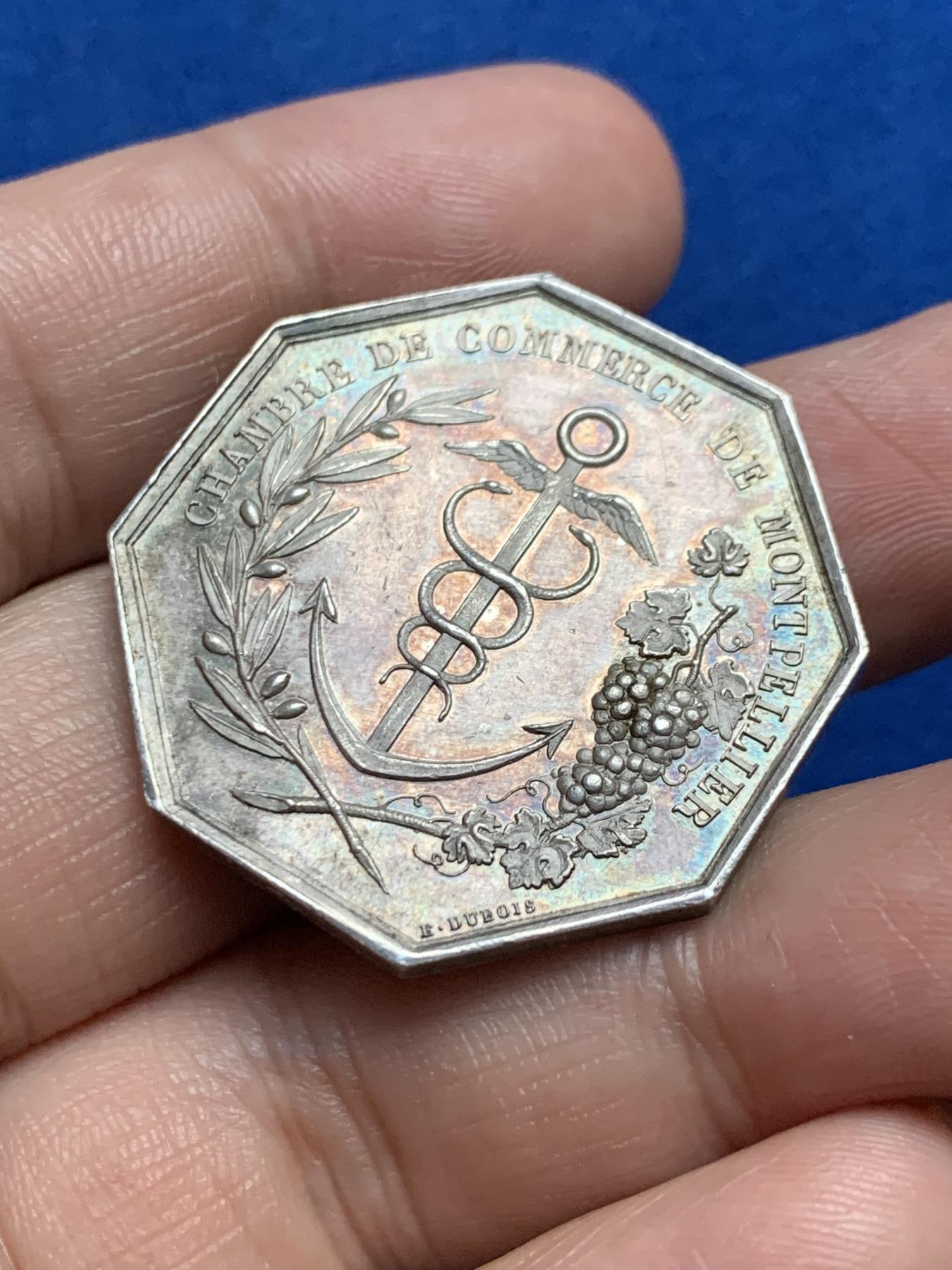 《竞宝斋》第271场-八角与章专场 周日，周一，周二  3场连拍 （全场包邮） 法国菲利普一世头像蒙彼利埃商会八角银质代币 15.98克 33.2mm 神灯边铭