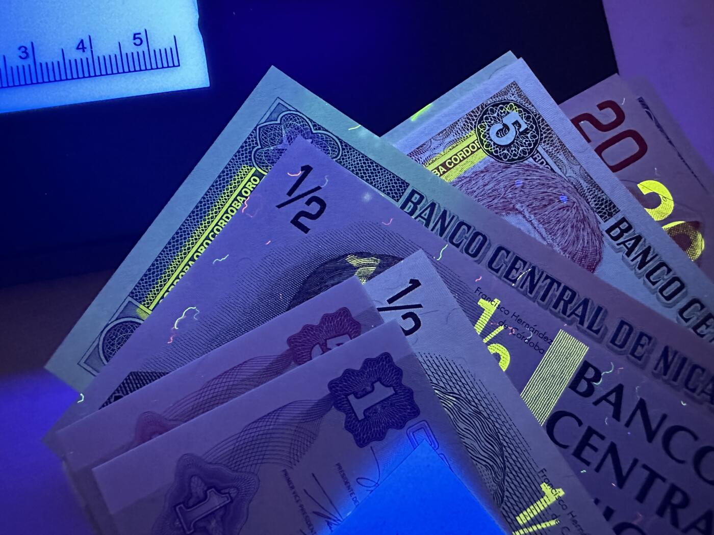 《外钞收藏家》第三百七十期（美洲纸币+其他） 尼加拉瓜套币1分/5分/10分/25分/50分/50分/1/5/10/20/50，11枚	P167-189A 全新 个别极轻微潮点