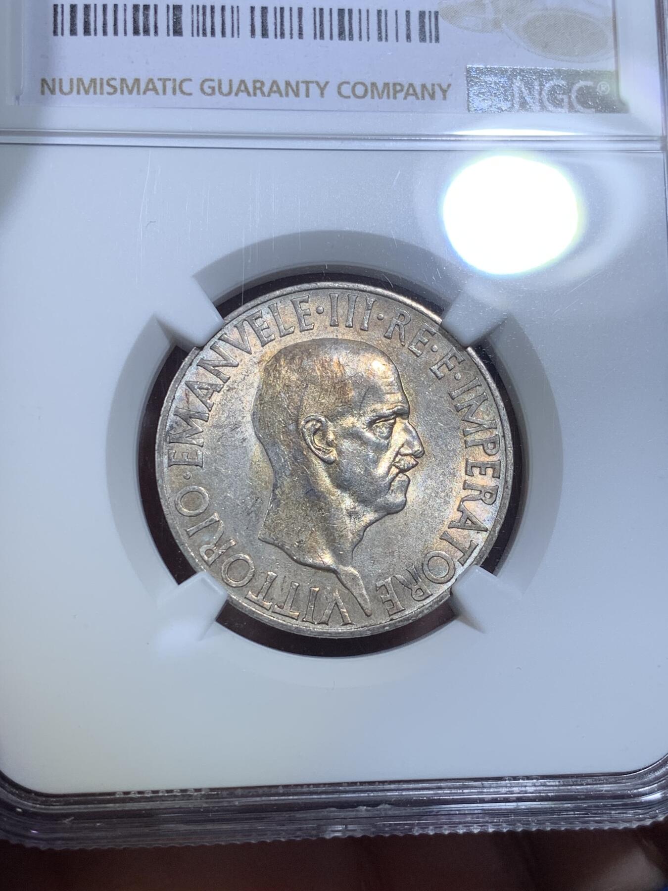 《竞宝斋》第269场- 周日，周一，周二  3场连拍 （全场包邮） NGC MS62 意大利1936年10里拉银币 法西斯时期发行 整体淡金彩 背面经典拿着束棒的亚平宁女神屹立船头形象