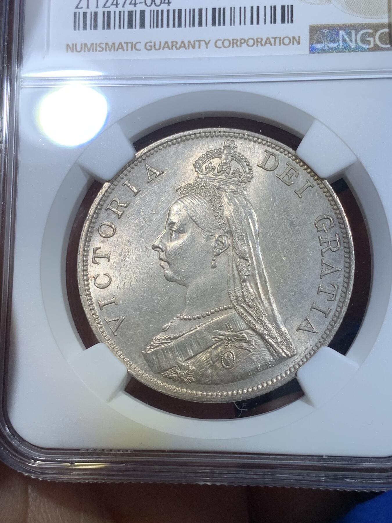 《竞宝斋》第269场- 周日，周一，周二  3场连拍 （全场包邮） NGC MS62 英国1890年维多利亚高冠双弗洛林银币