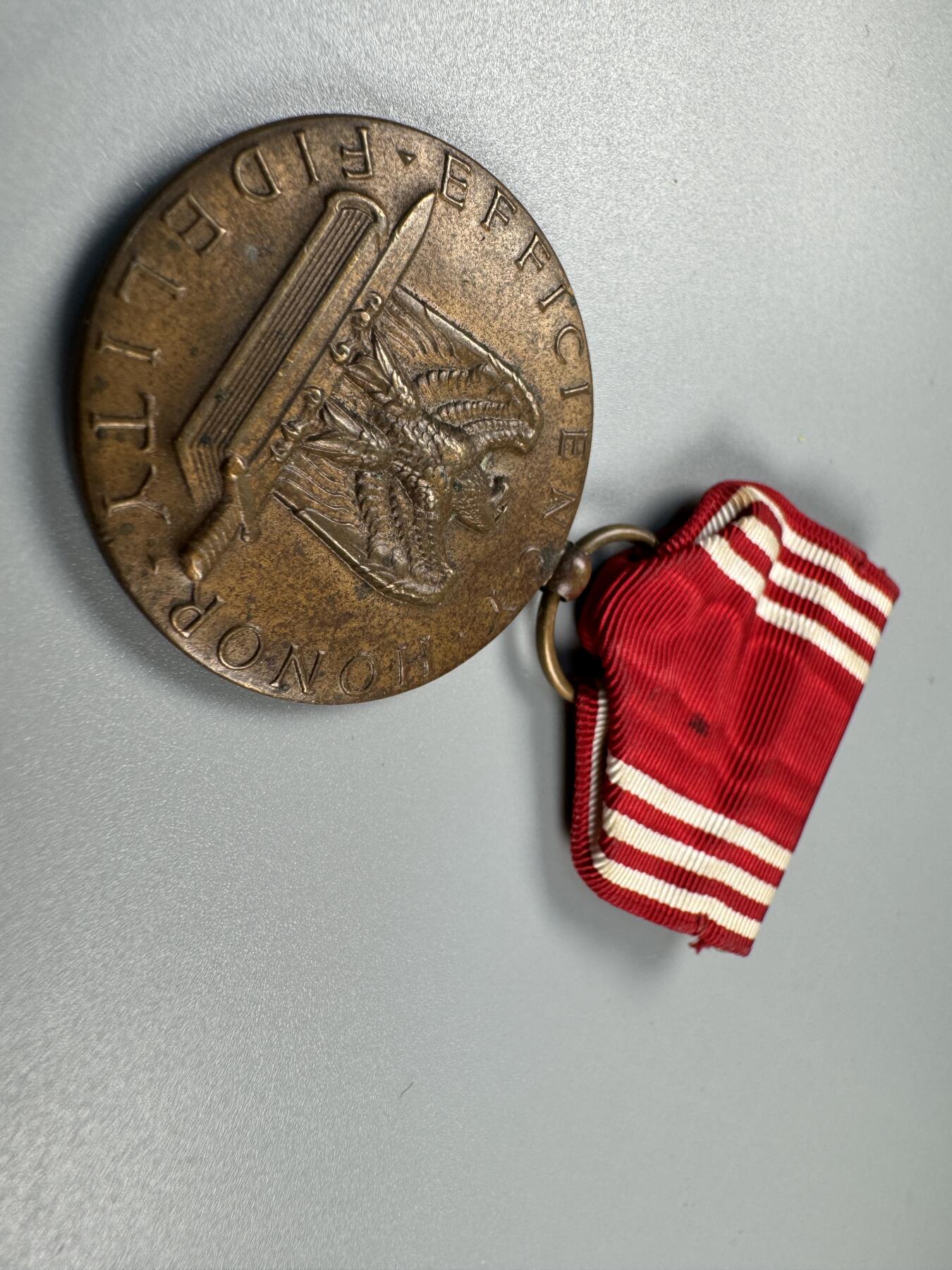 秋玥章舍第四期 美国陆军品行优良奖章