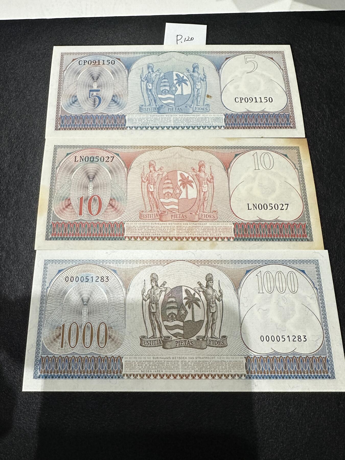 《外钞收藏家》第三百七十期（美洲纸币+其他） 苏里南1963年版套币，5/10/1000盾，3枚	P120-124 一张有黄 其他全新
