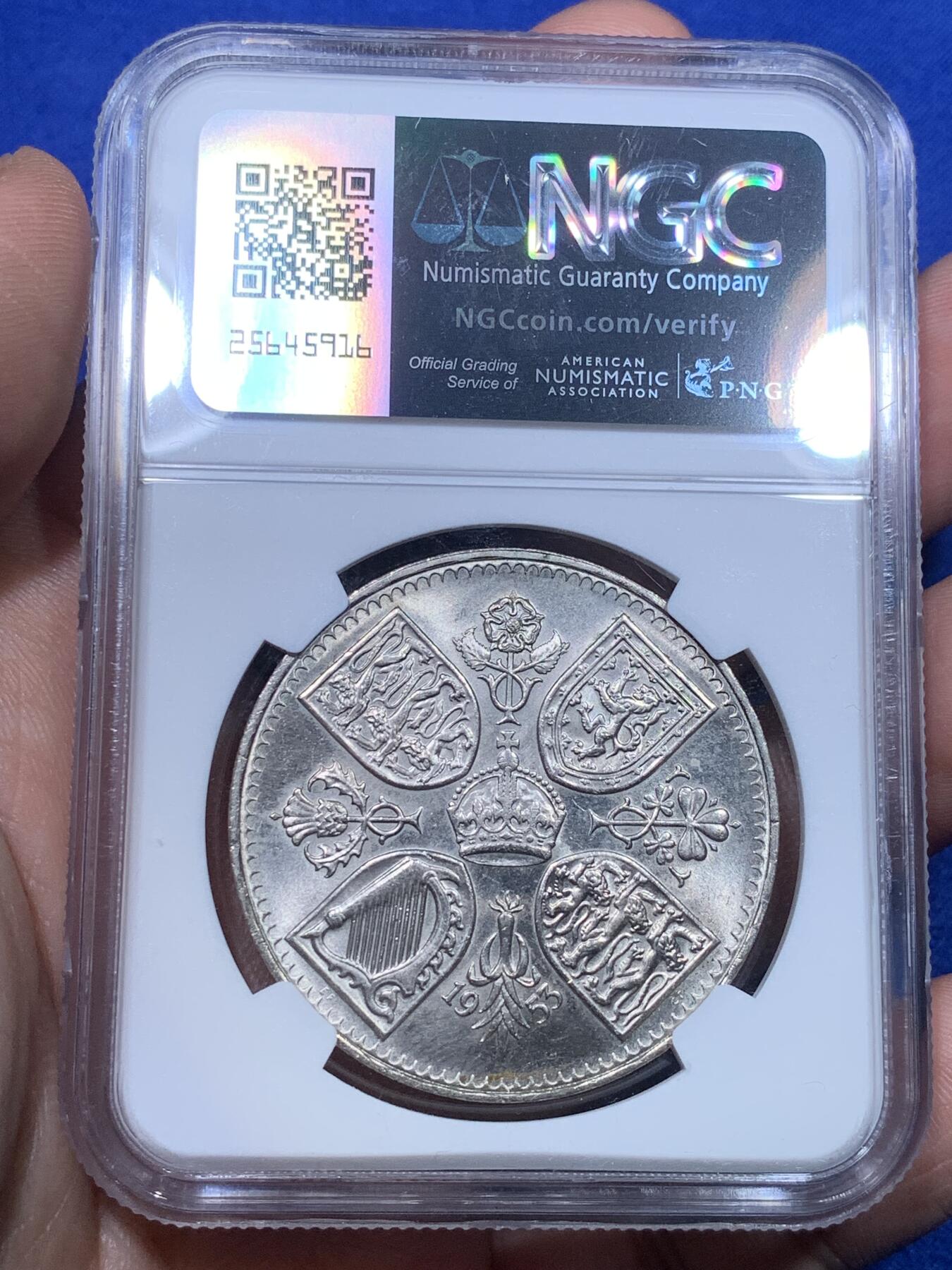 《竞宝斋》第269场- 周日，周一，周二  3场连拍 （全场包邮） NGC MS64 英国1953年伊丽莎白二世登基克朗