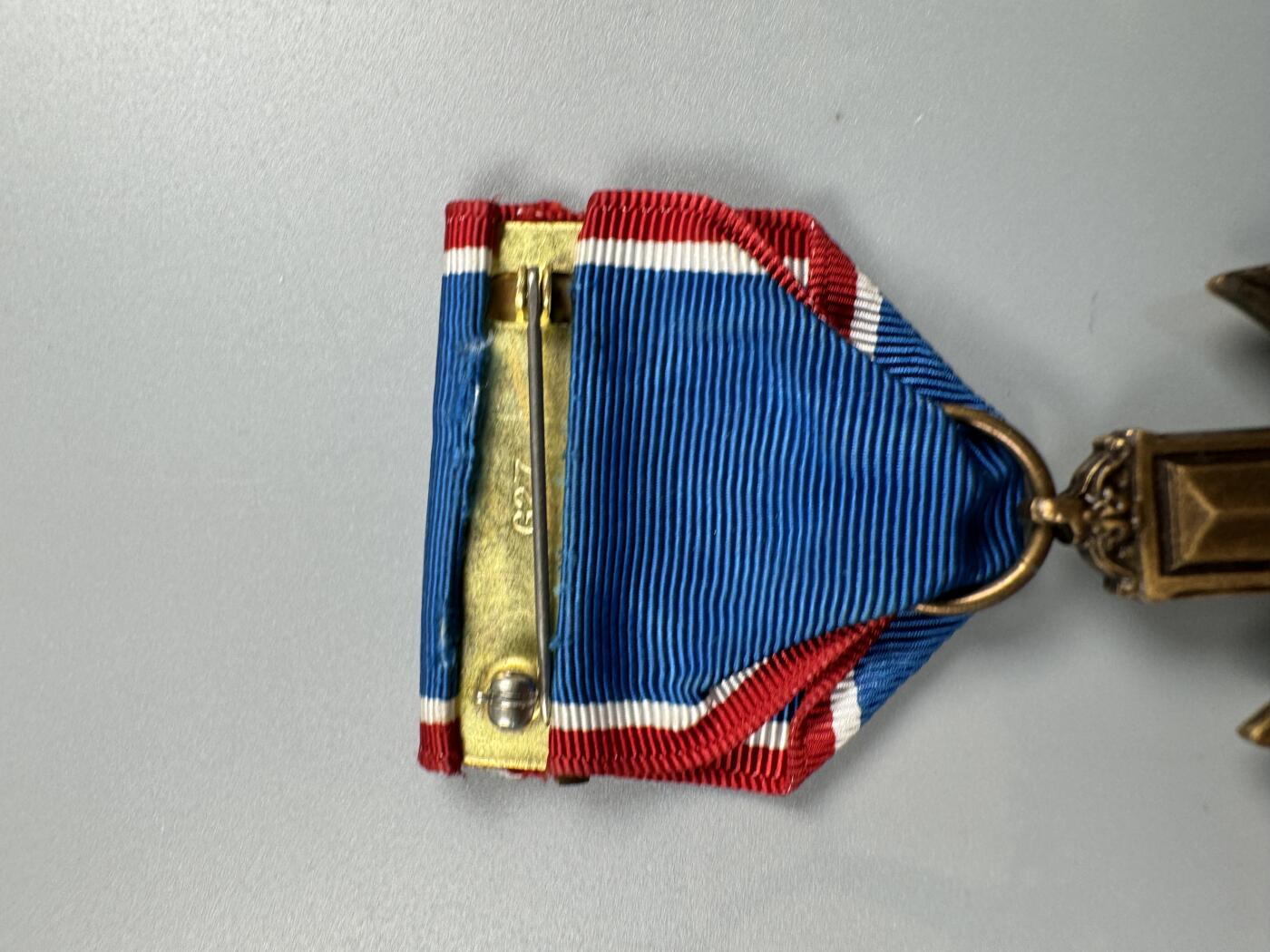 秋玥章舍第四期 陆军优异服务十字勋章