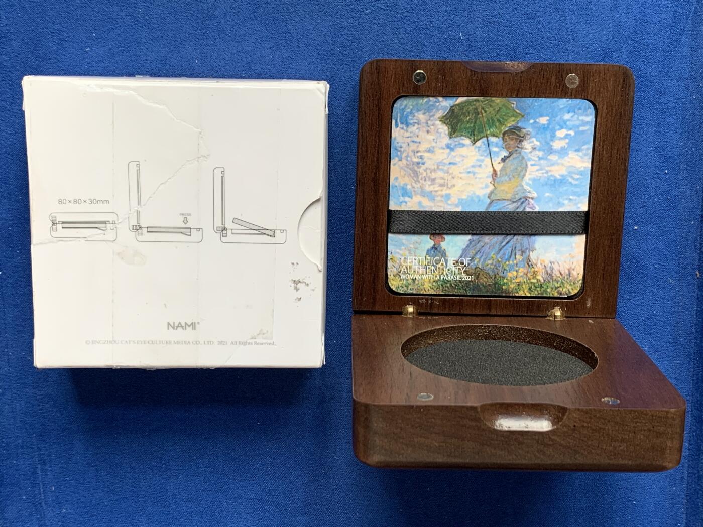 《竞宝斋》第269场- 周日，周一，周二  3场连拍 （全场包邮） NGC PF70 首期PCM世界名画系列之莫奈《撑阳伞的女人》彩色银章 1盎司999银 限量399枚 盒证齐全 31.1克 40.4mm