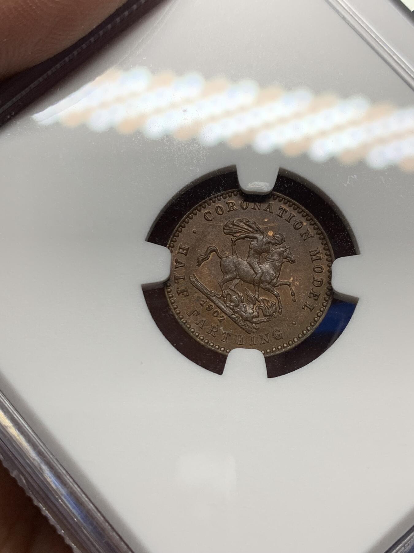 《竞宝斋》第269场- 周日，周一，周二  3场连拍 （全场包邮） NGC MS63BN 英国1902年爱德华七世登基纪念半法新铜币 最小的马剑