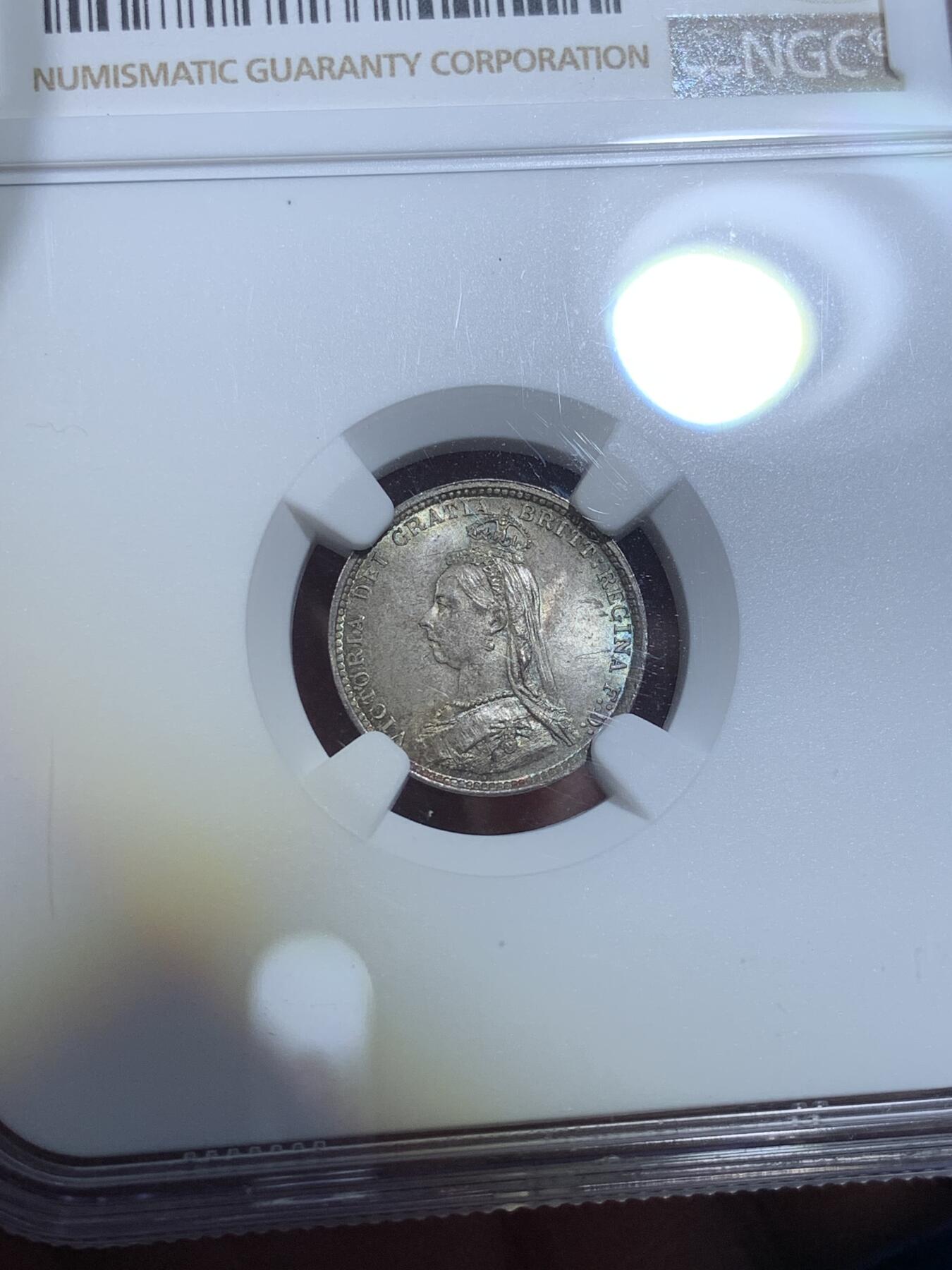 《竞宝斋》第269场- 周日，周一，周二  3场连拍 （全场包邮） NGC MS65+ 英国1887年维多利亚高冠3便士银币 高分极致五彩