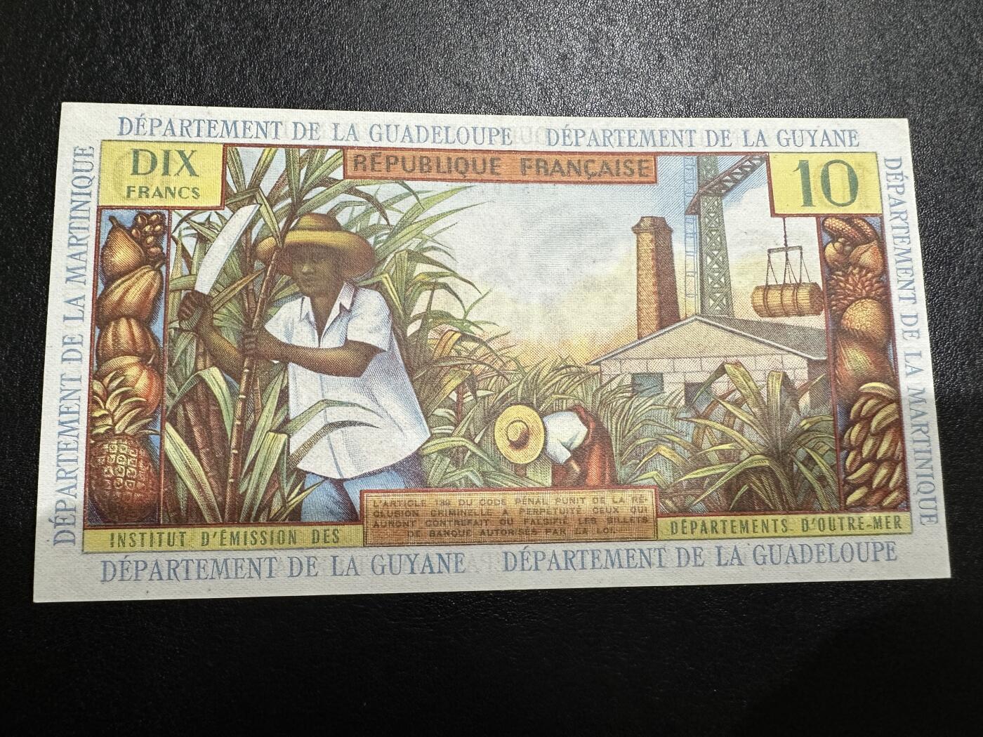 《外钞收藏家》第三百七十期（美洲纸币+其他） 法属安地列斯1964版10法郎，精美、稀少且品相完美的法属纸 P8 有暗折